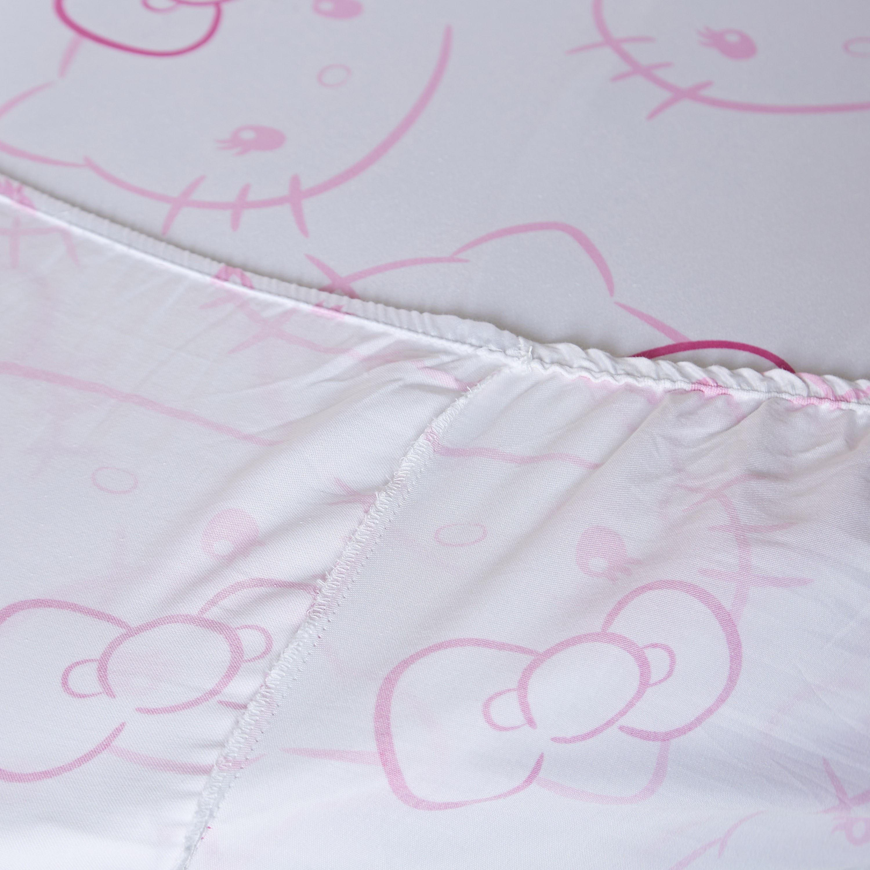 Hello Kitty Floral Single Fitted Sheet - 90x200 cm-babyandkids-beddingandwindows-bedding-fittedandflatsheets-image-3