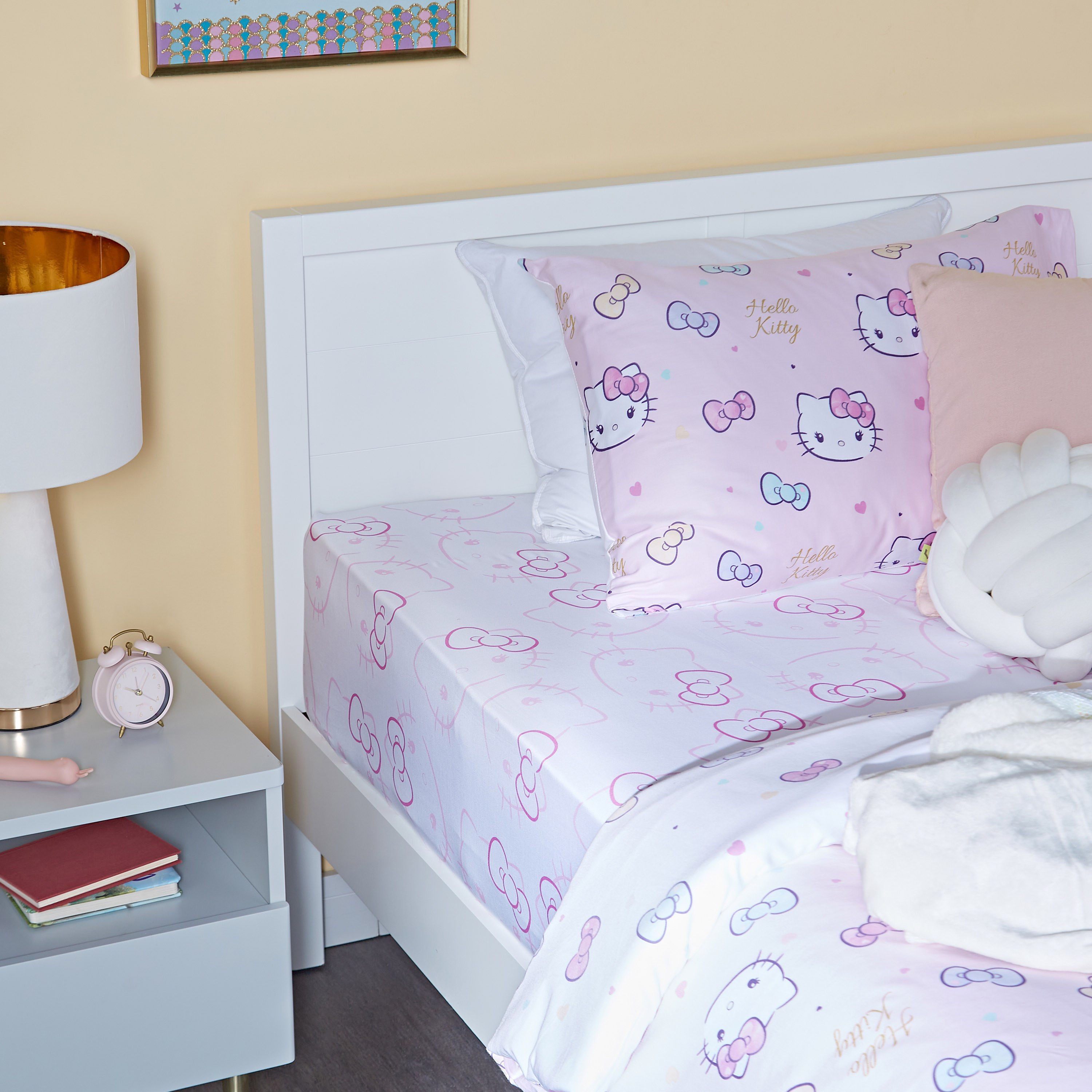 Hello Kitty Floral Single Fitted Sheet - 90x200 cm-babyandkids-beddingandwindows-bedding-fittedandflatsheets-image-4