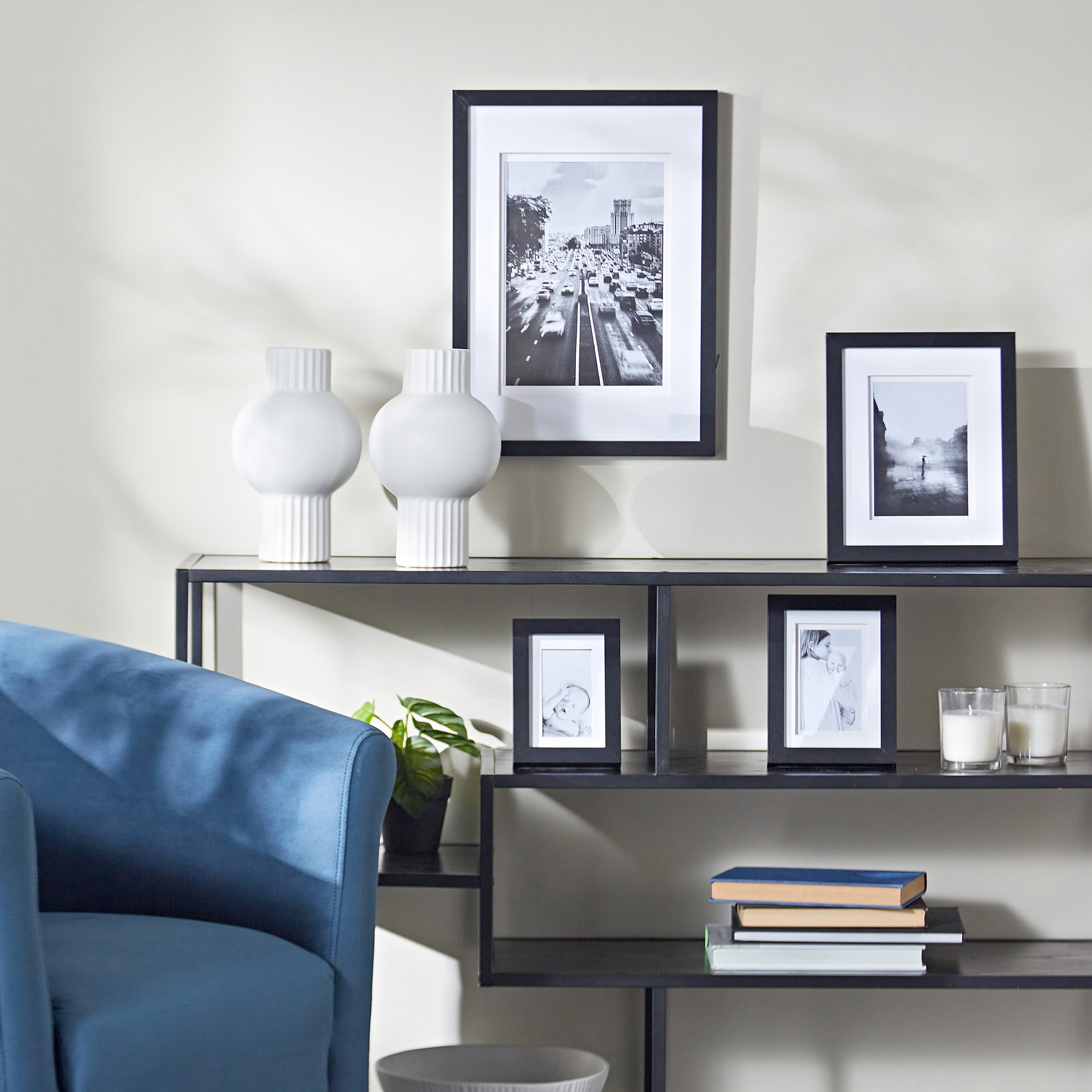 Idesia Photo Frame - 20x25 cm-household-walldecorandmirrors-photoframes-image-4