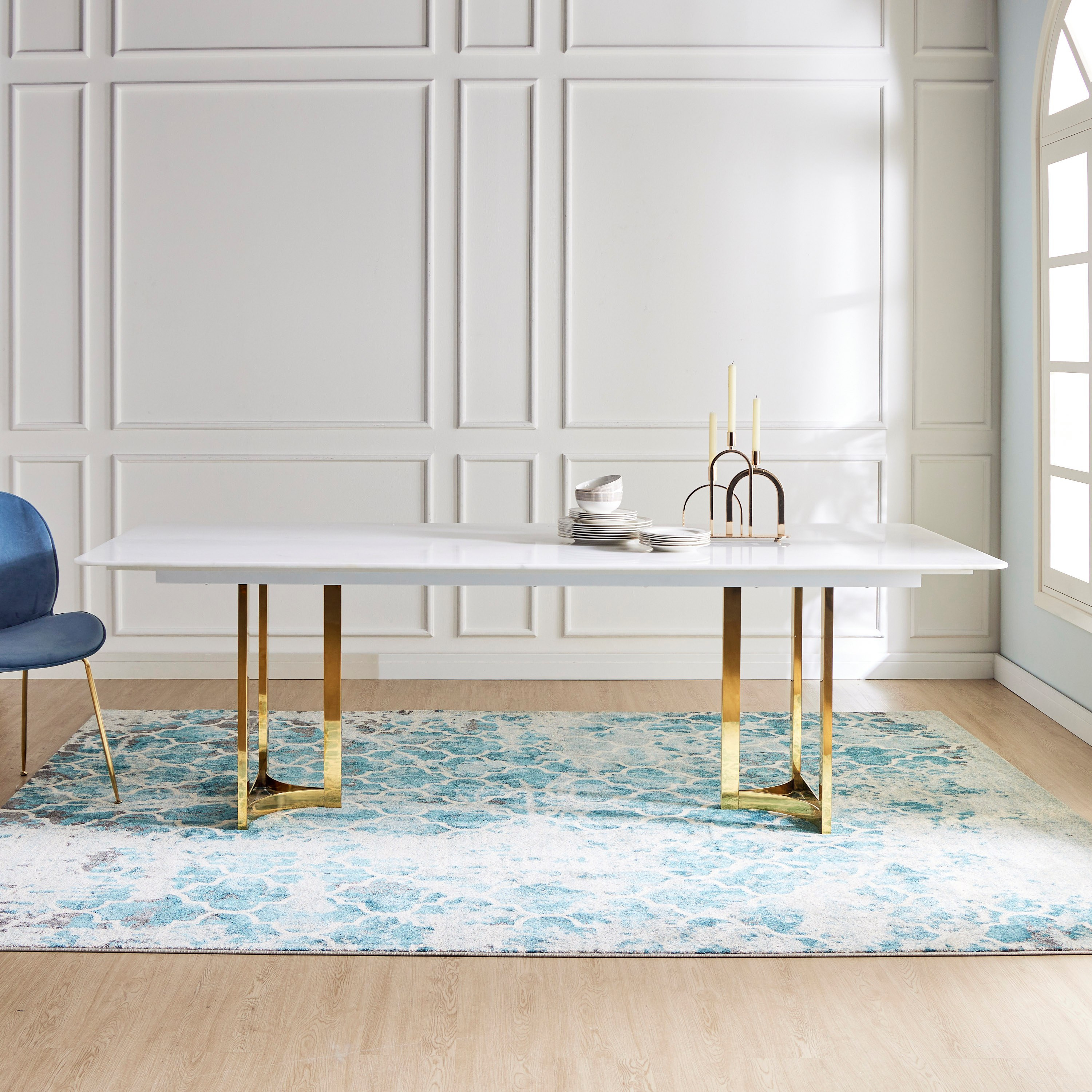 White top 2024 dining table