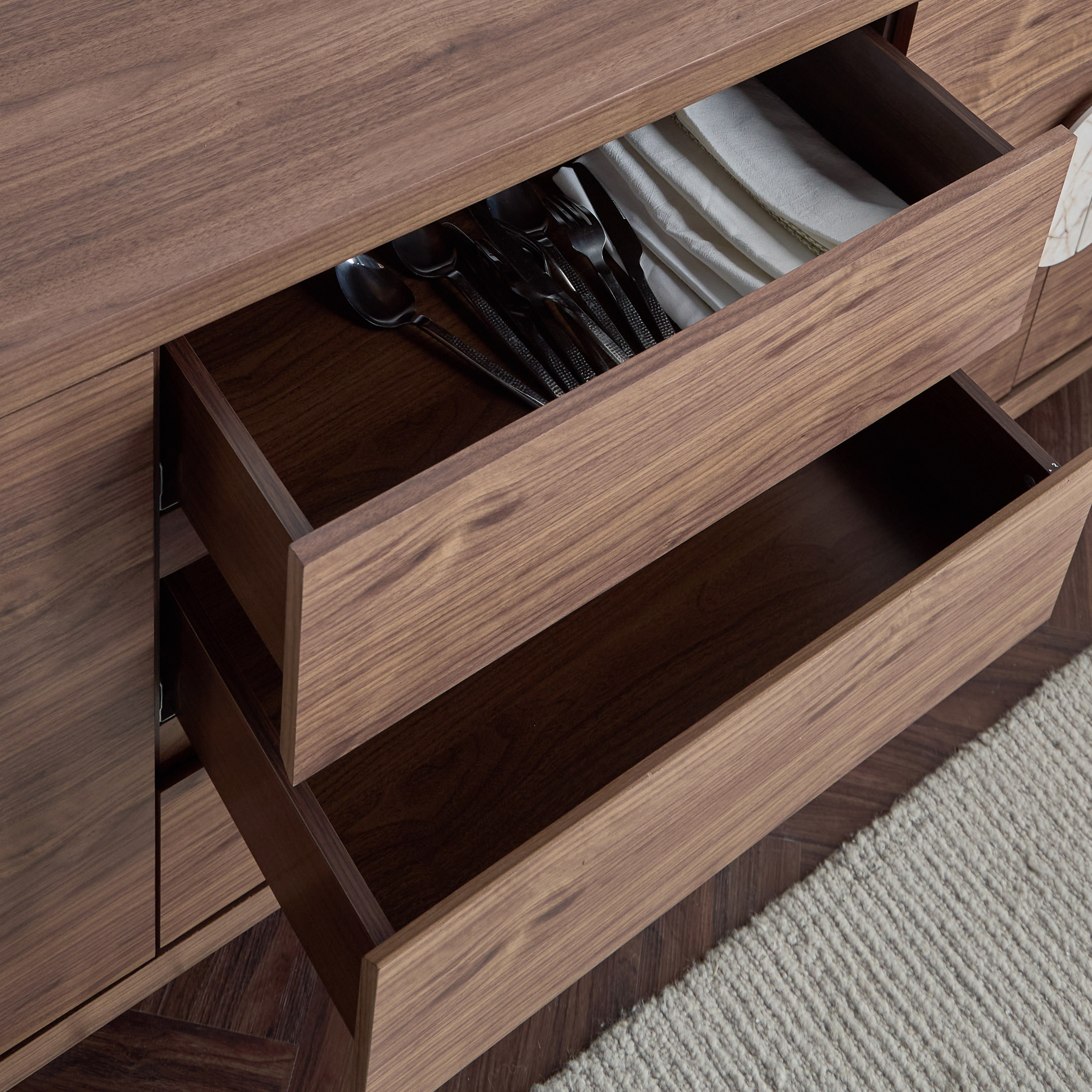 بوفيه - نويڤو-furniture-diningroom-buffethutchesandcurios-image-8