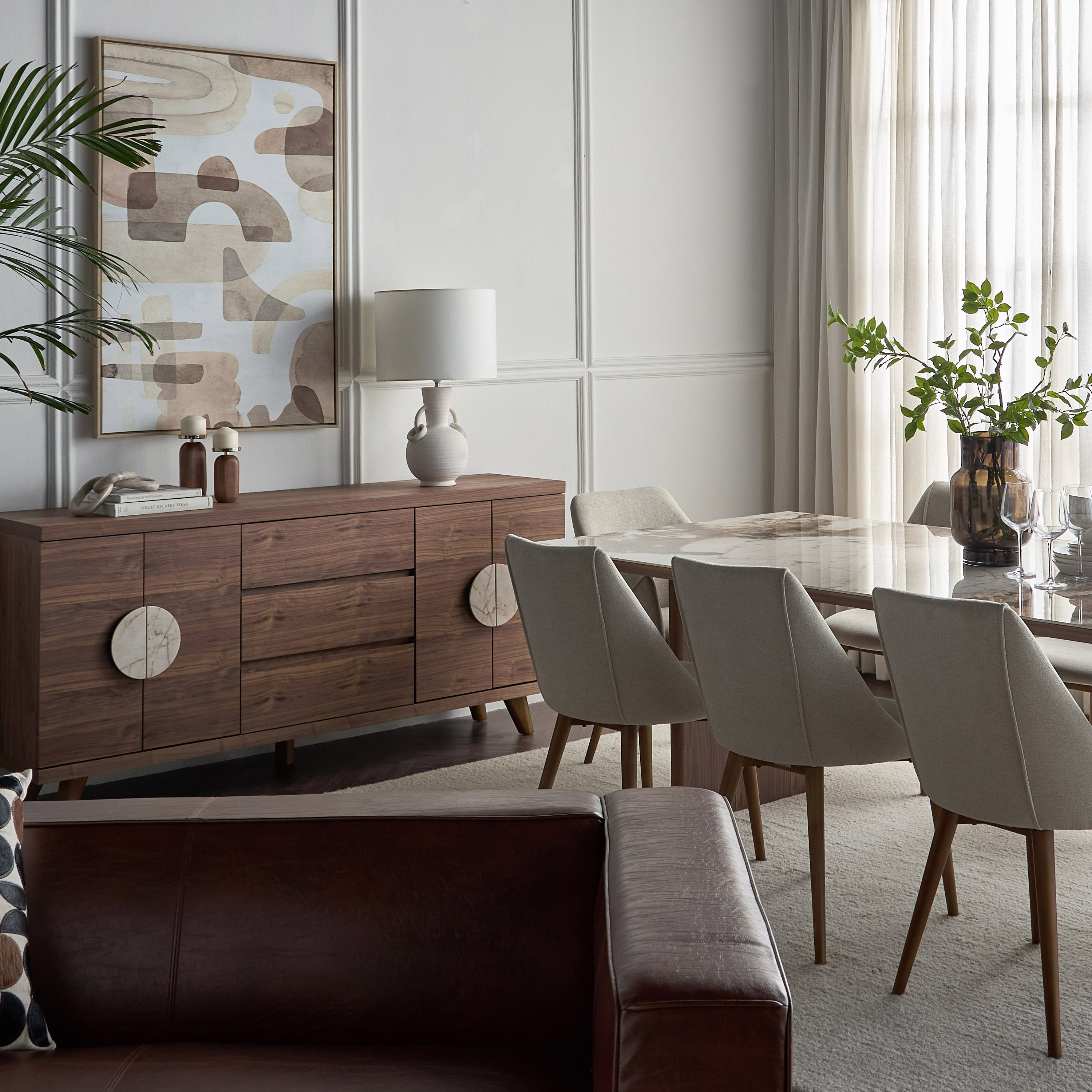 بوفيه - نويڤو-furniture-diningroom-buffethutchesandcurios-image-9