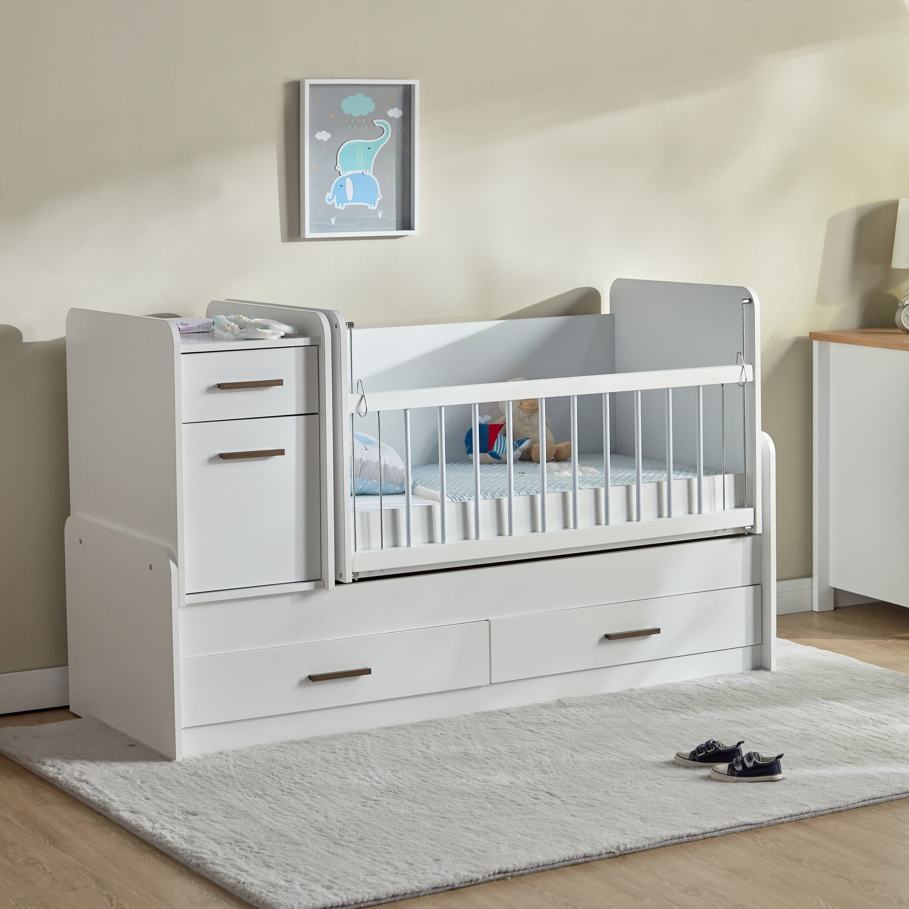 Baby bed with store drawers