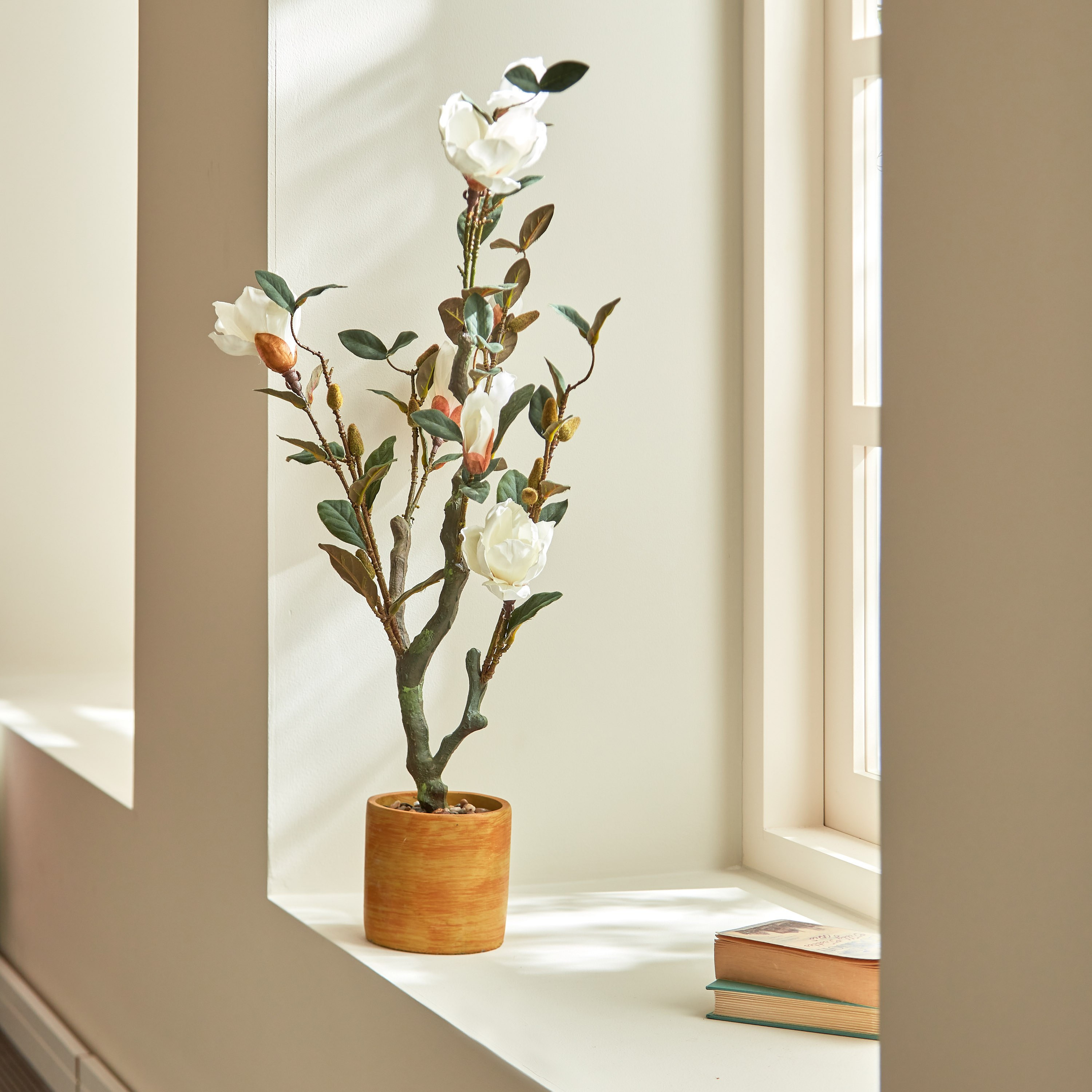 Magnolia Plant in Pot - 80 cm-household-gardenandoutdoor-artificialflowersandplants-flowers-image-1