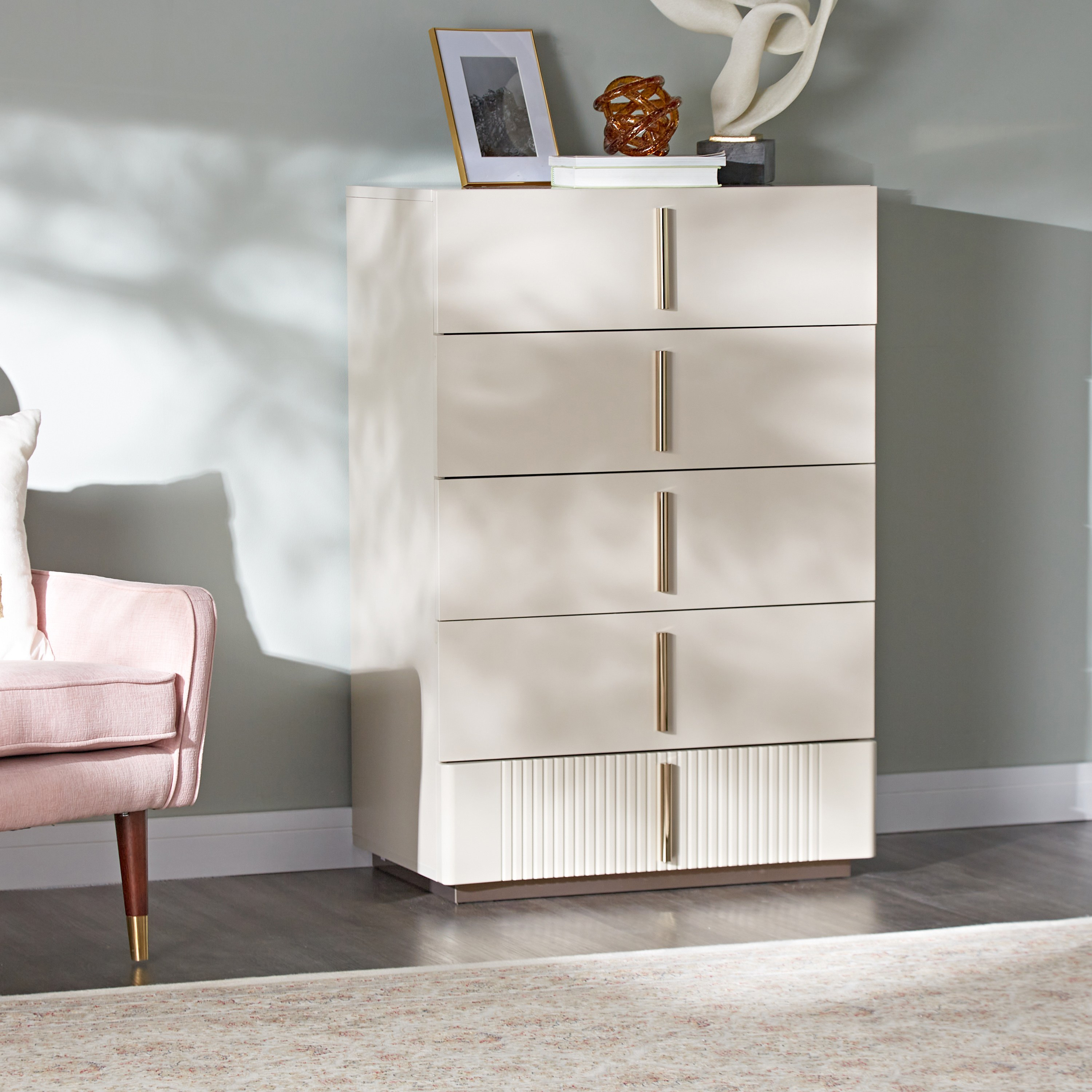 Home chest outlet of drawers