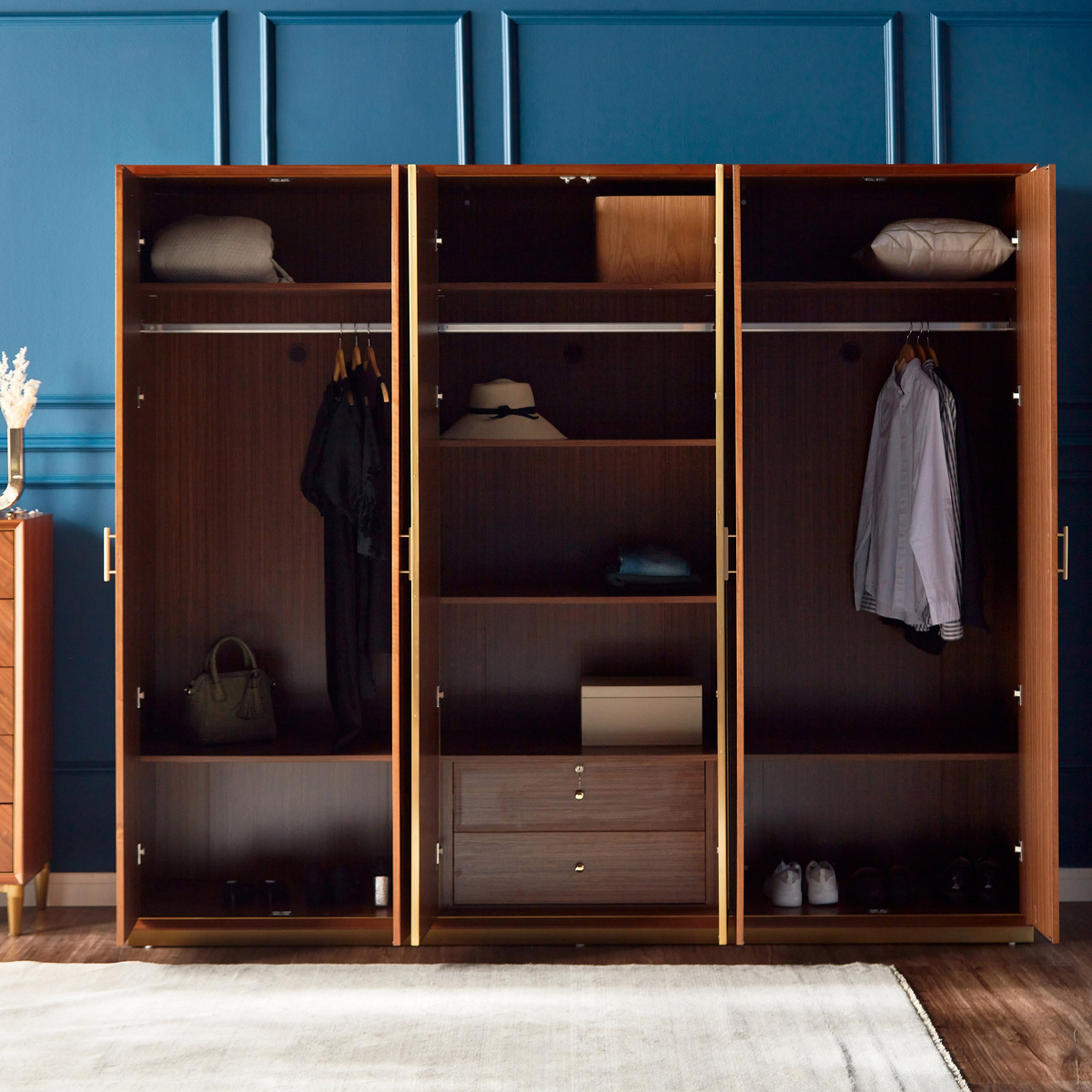 خزانة ملابس 6 أبواب بأدراج - ريفايند فينتاج 13 | خزانة ملابس 6 أبواب بأدراج - ريفايند فينتاج