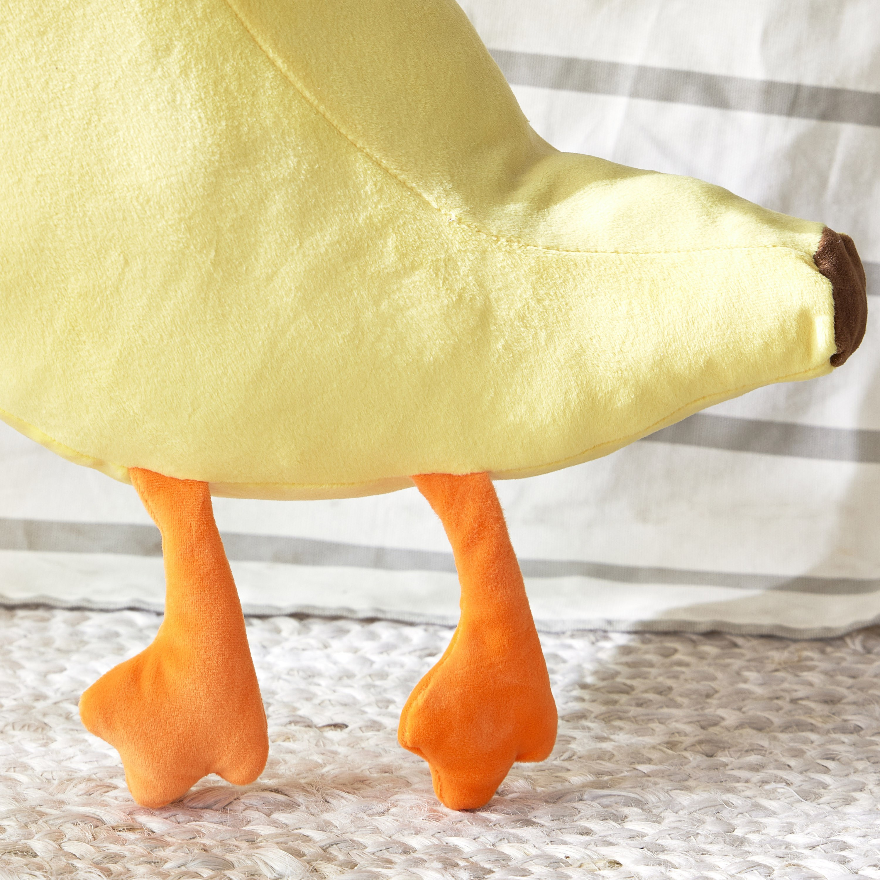 لعبة ناعمة الملمس بتصميم بطة وموزة - لومي - 45 سم-babyandkids-toys-softtoys-image-3