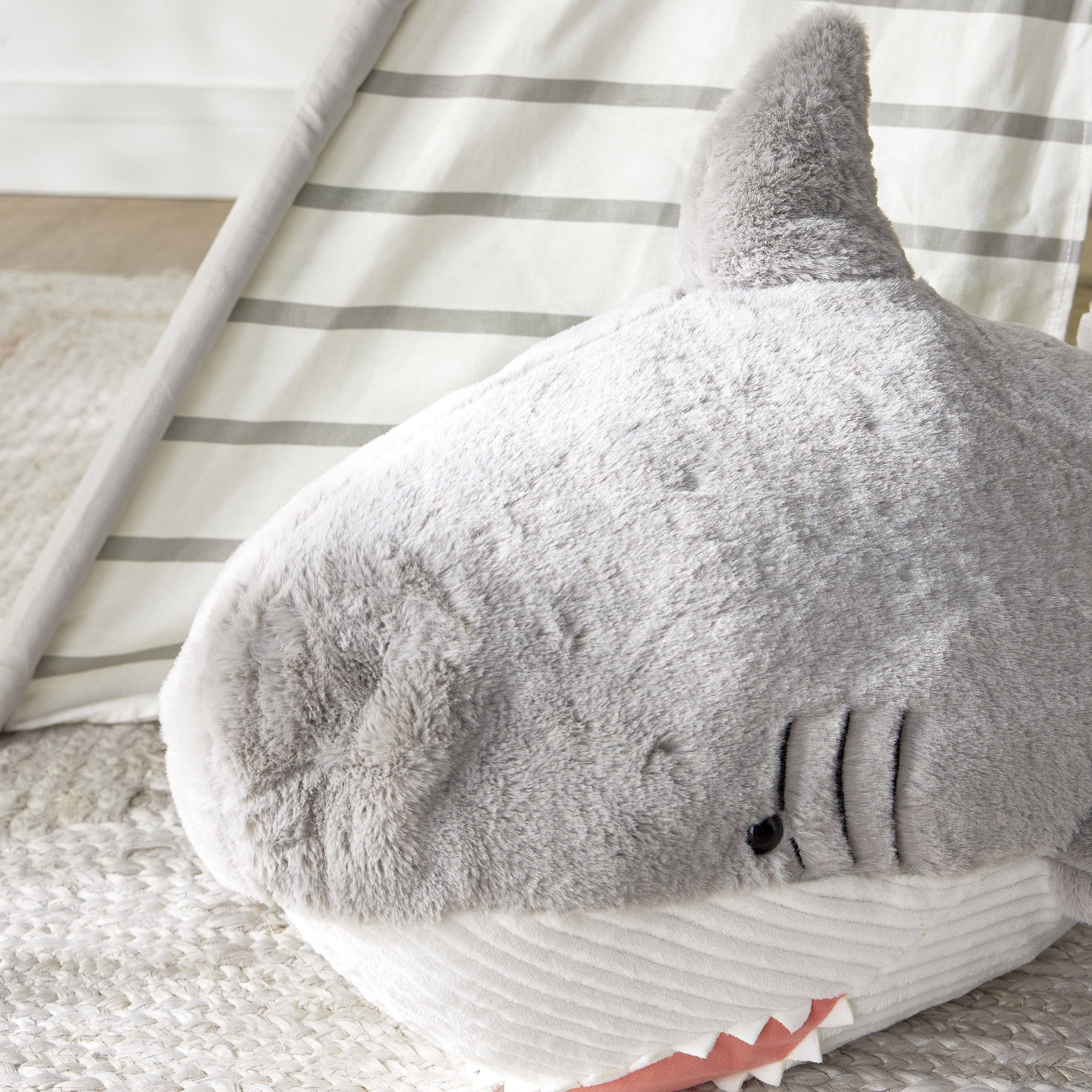 لعبة مخملية بتصميم قرش - مرجان - 90 سم-toys-plushsofttoys-animals-image-3