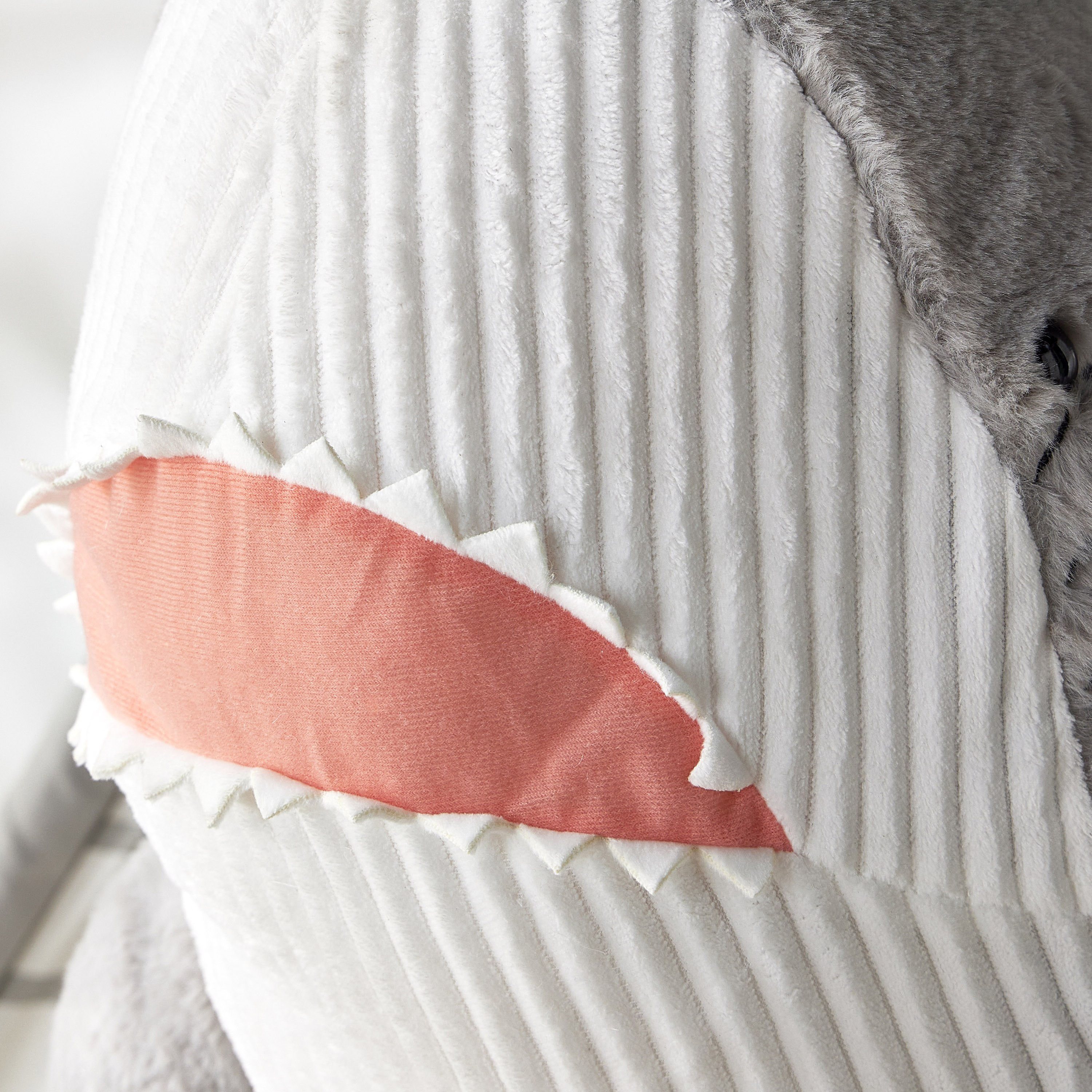 لعبة مخملية بتصميم قرش - مرجان - 90 سم-toys-plushsofttoys-animals-image-5