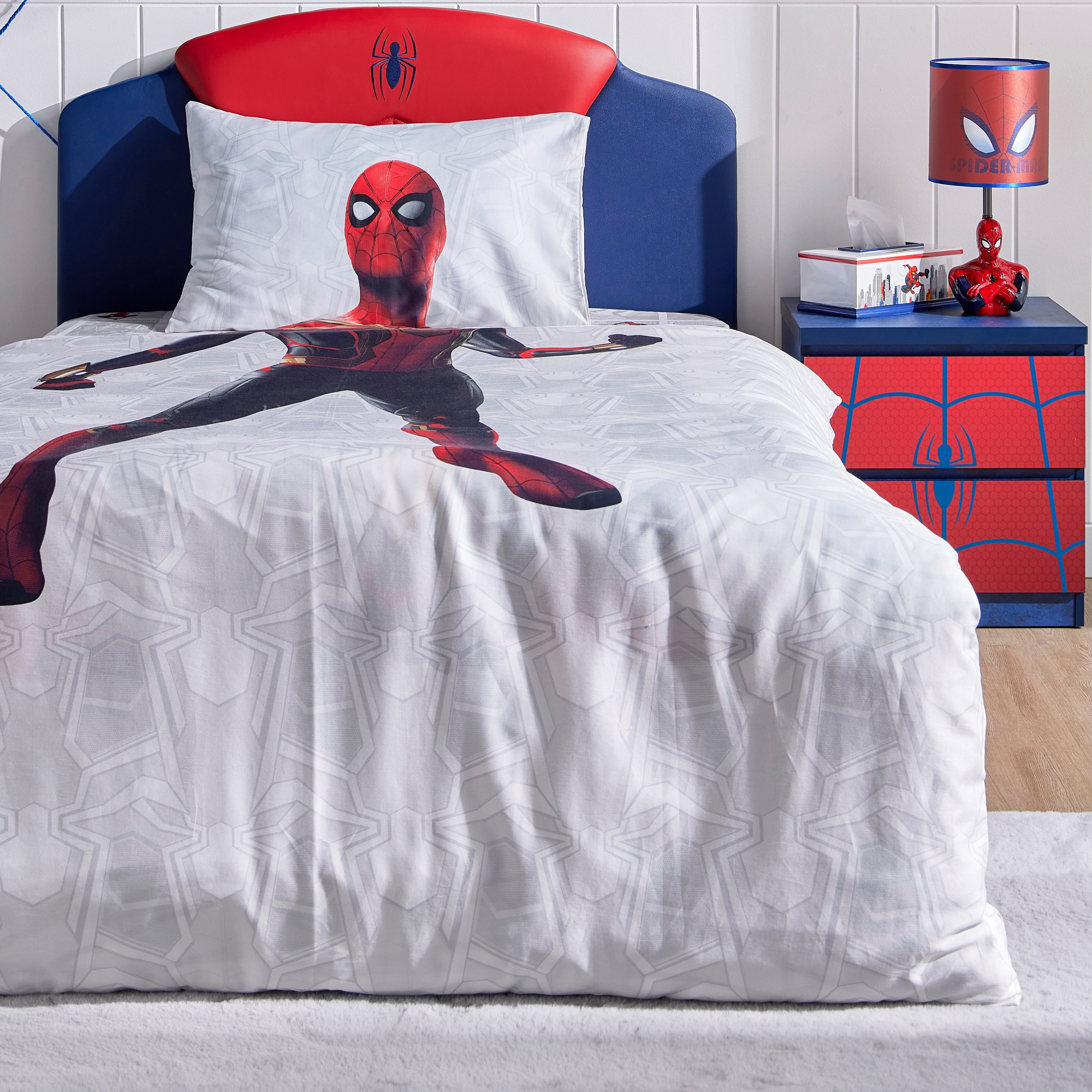 Full size hotsell spiderman comforter set