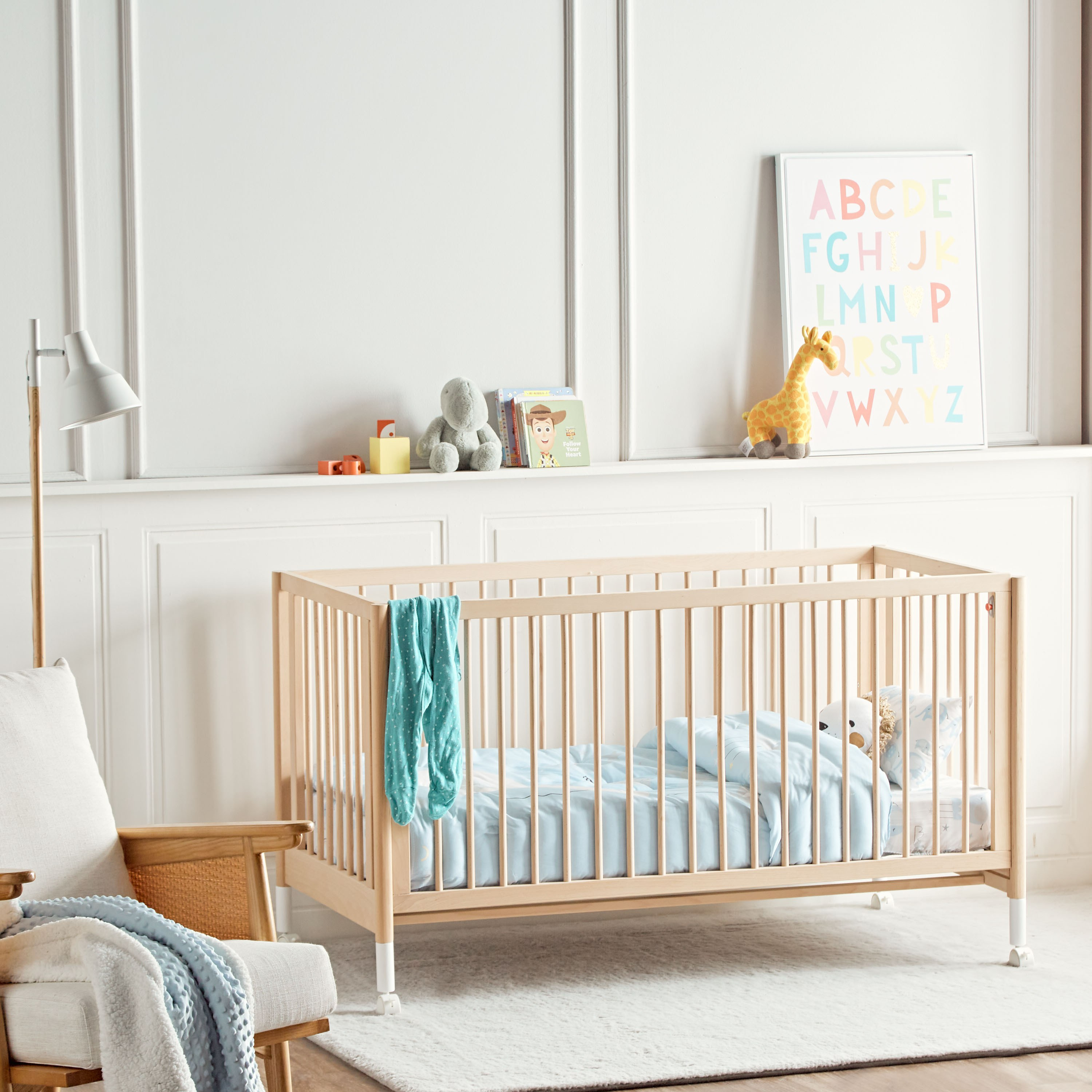 Beeta 2 in 1 Convertible Cot 70x140 cm