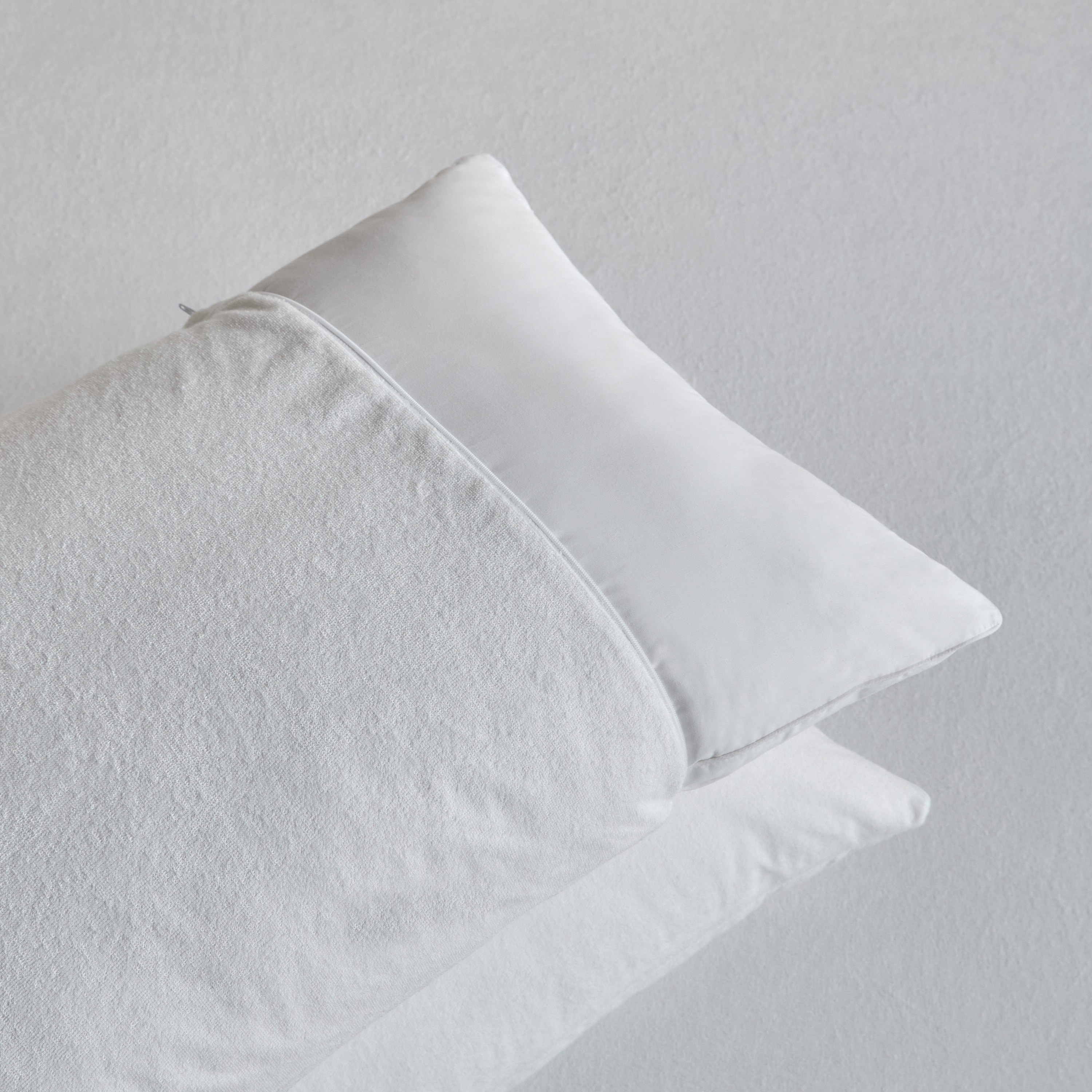 Secure Pillow Protector - 50x90 cm