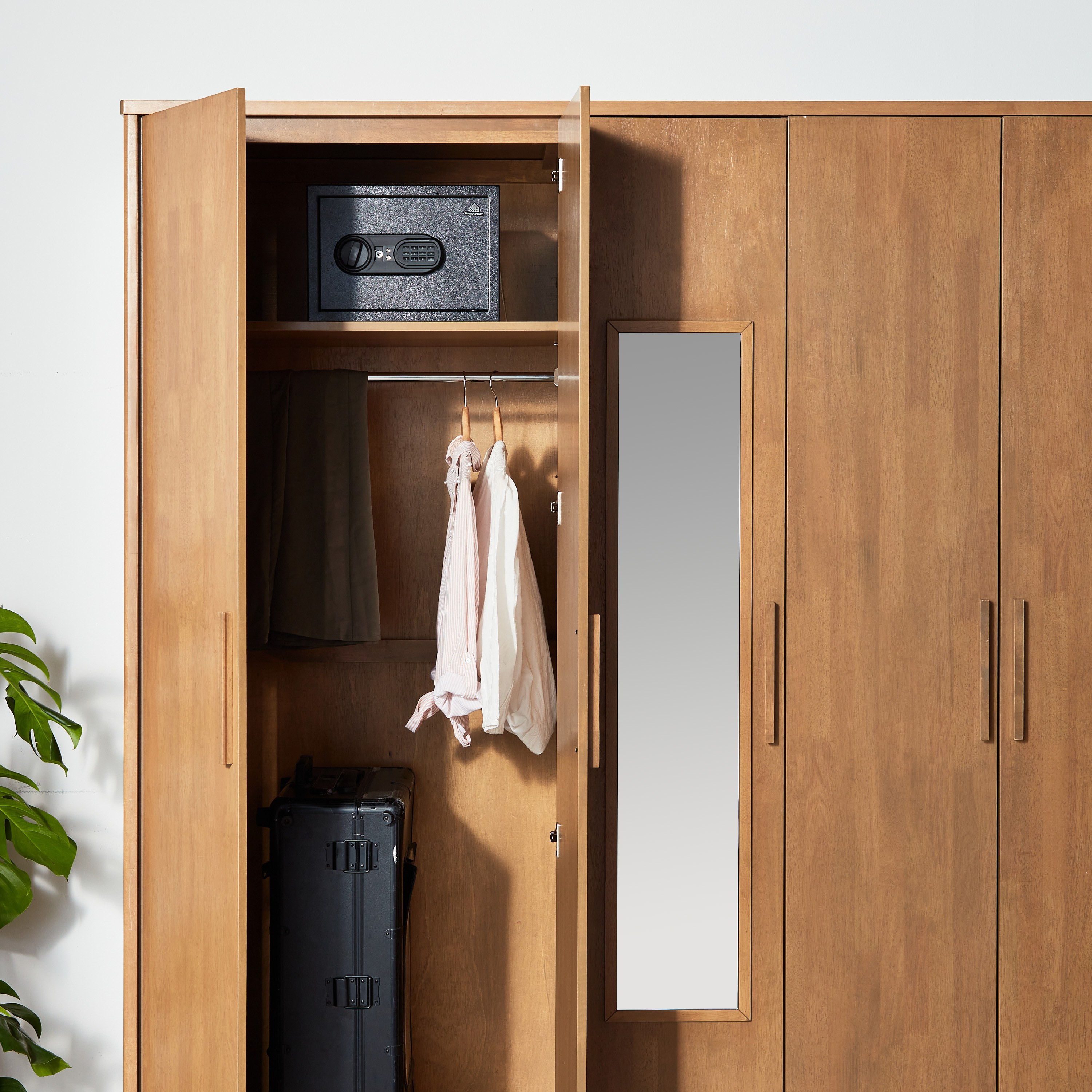 Kenny Electronic Safe-furniture-bedroom-storagesafes-image-5
