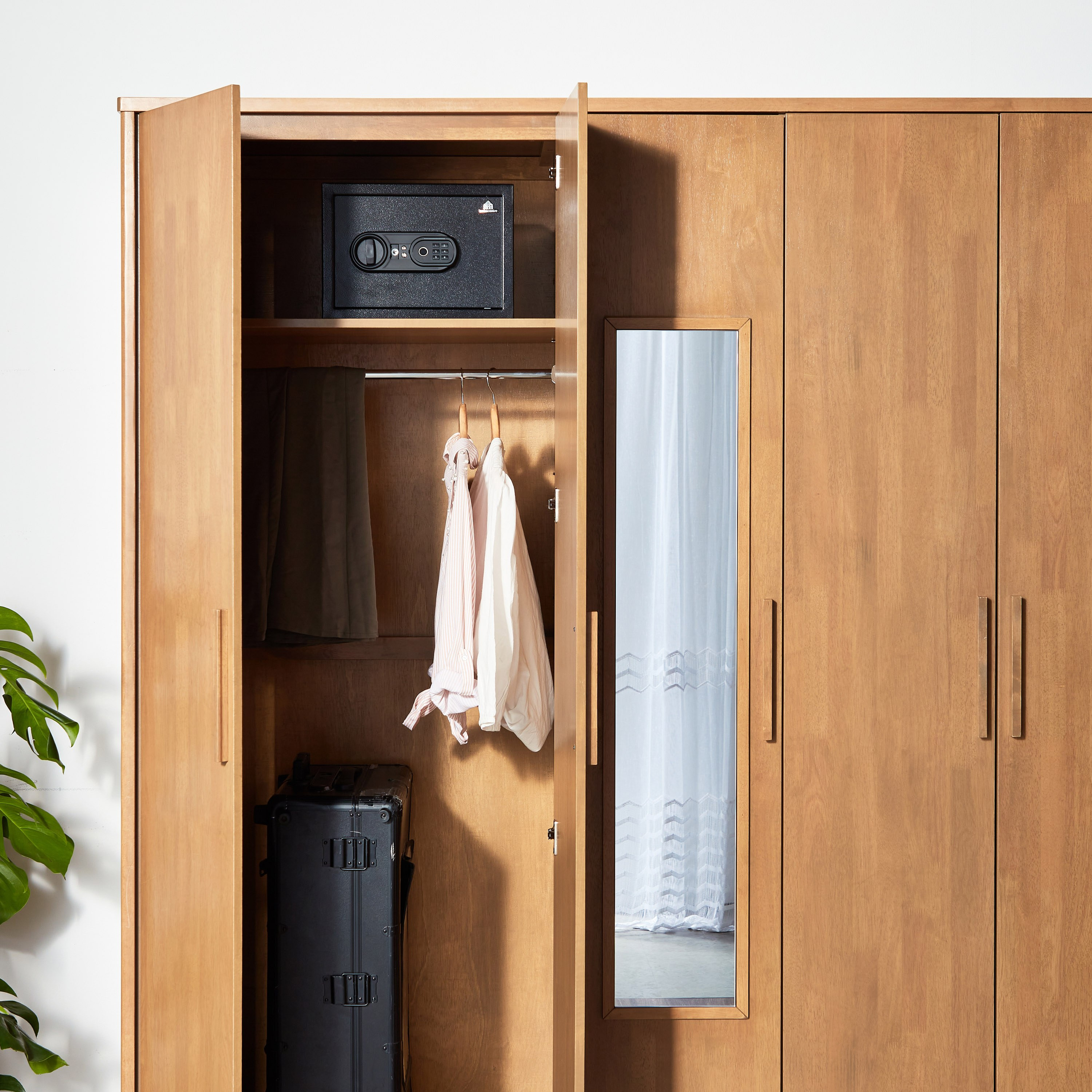 Kenny Electronic Safe-furniture-bedroom-storagesafes-image-6