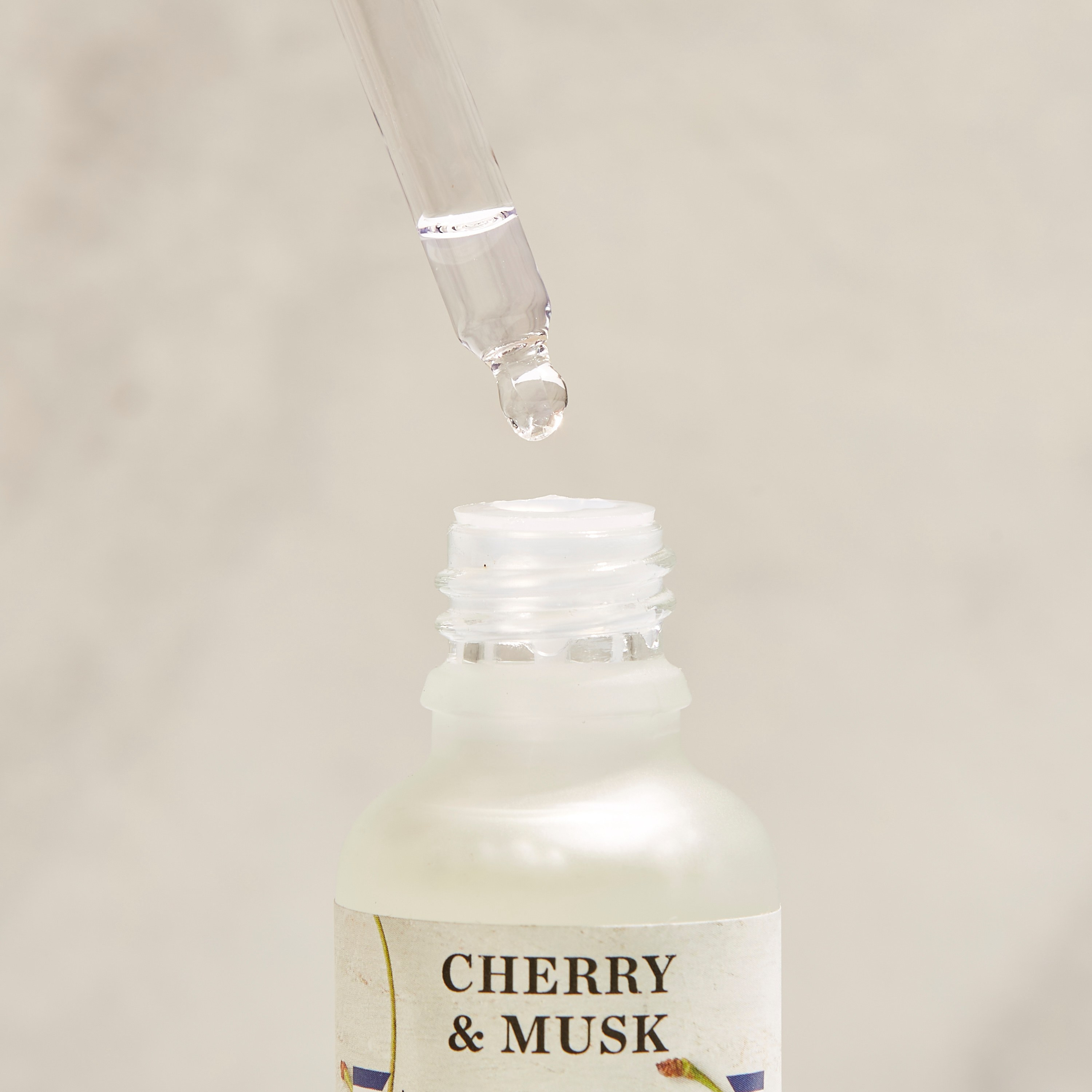 Serenity Cherry and Musk Fragrance Oil - 30 ml-household-homefragrance-fragranceoilsandessence-image-2