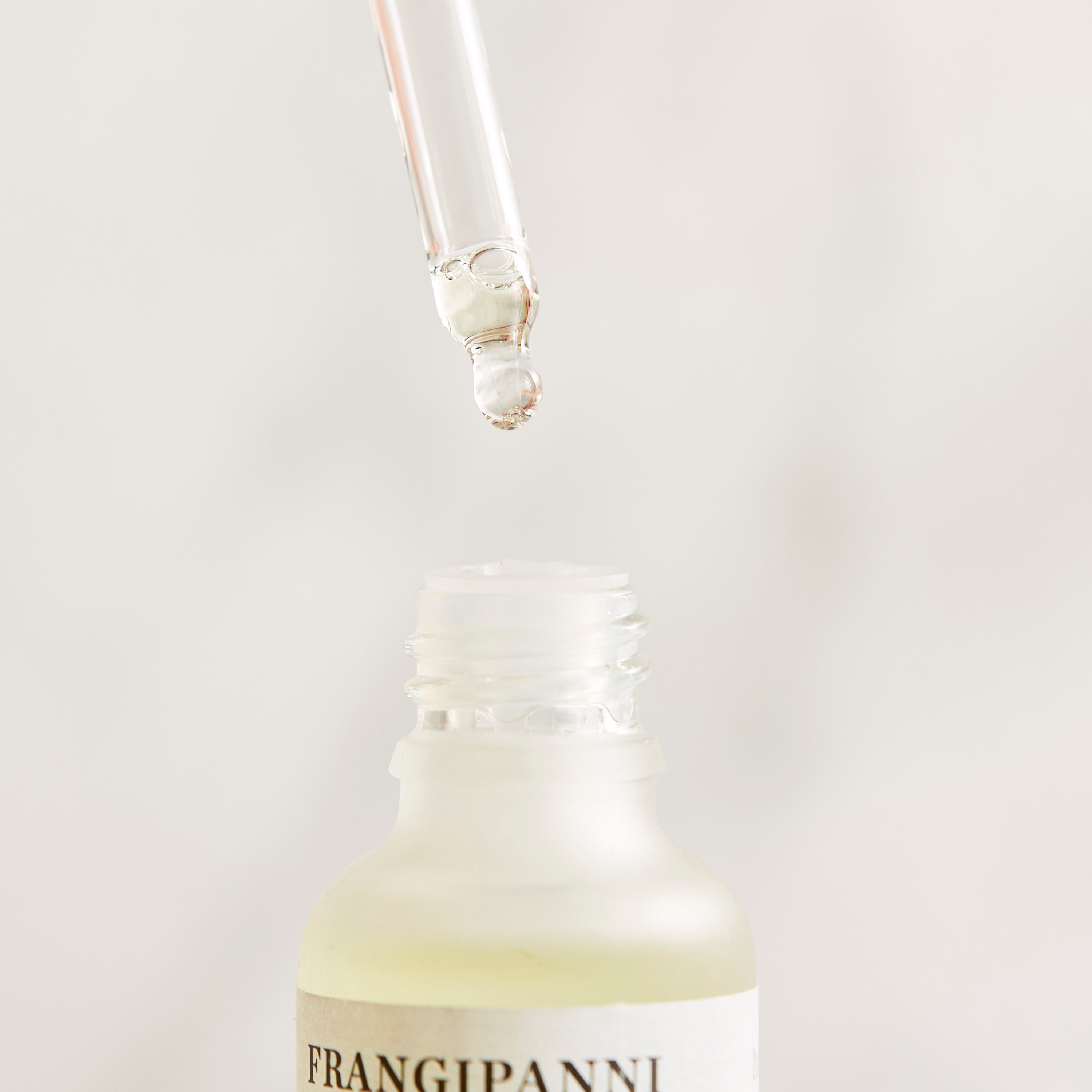 Serenity Frangipanni Fragrance Oil - 30 ml-household-homefragrance-fragranceoilsandessence-image-2