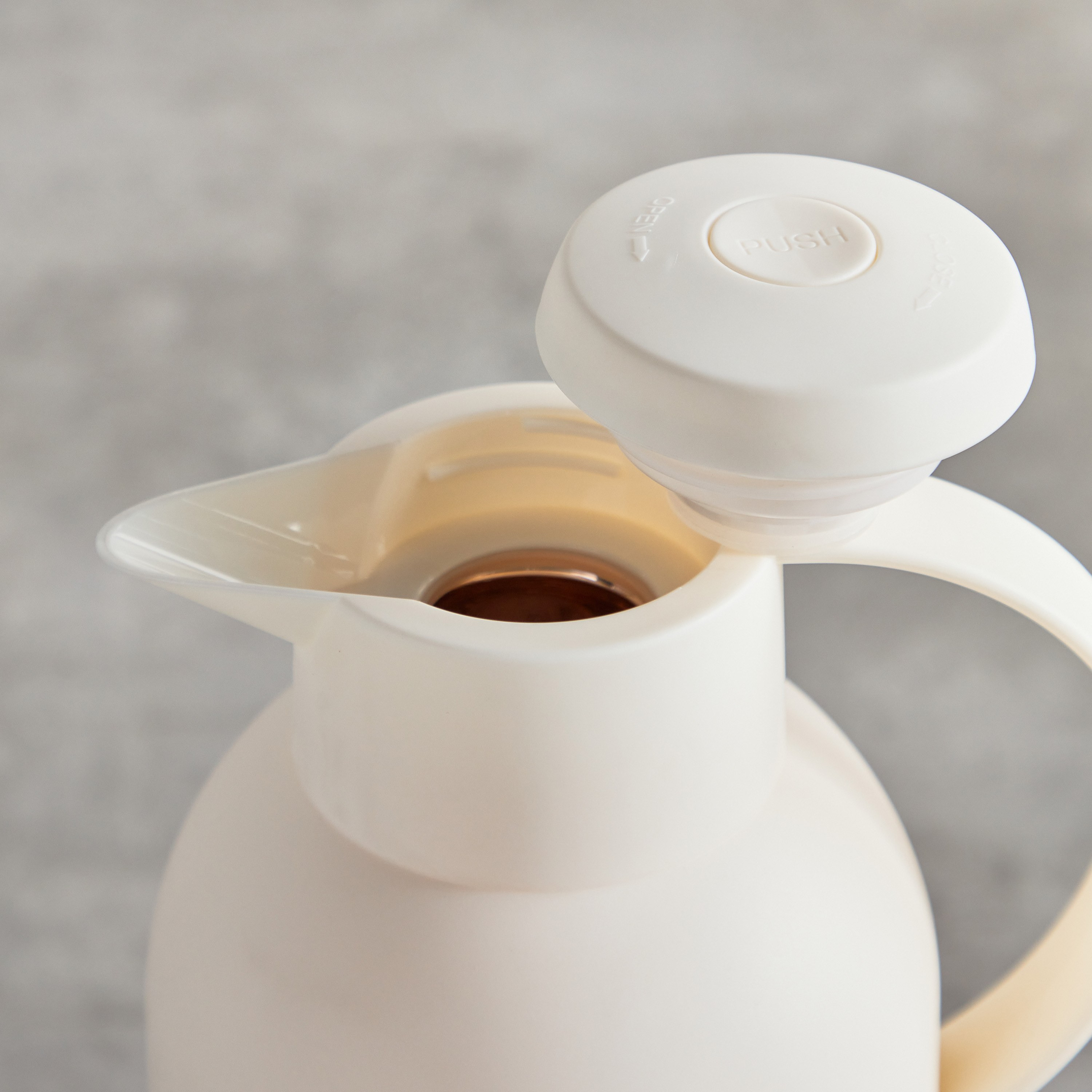 Devin Vacuum Jug - 1 L-household-dining-teaandcoffee-vacuumflaskscoffeeandteapots-image-3