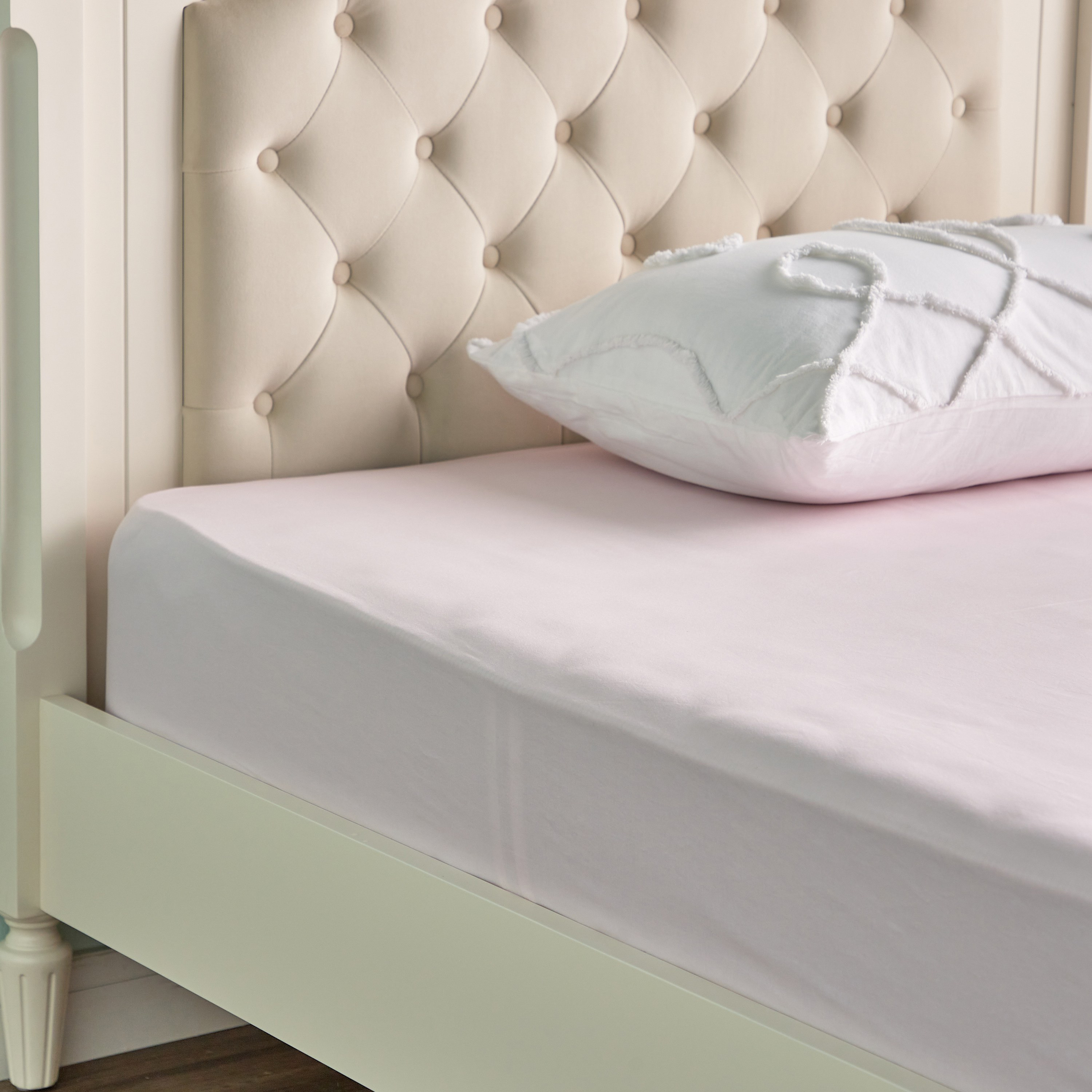 Essence Full 144 TC Fitted Sheet - 120x200 cm-babyandkids-beddingandwindows-bedding-fittedandflatsheets-image-1
