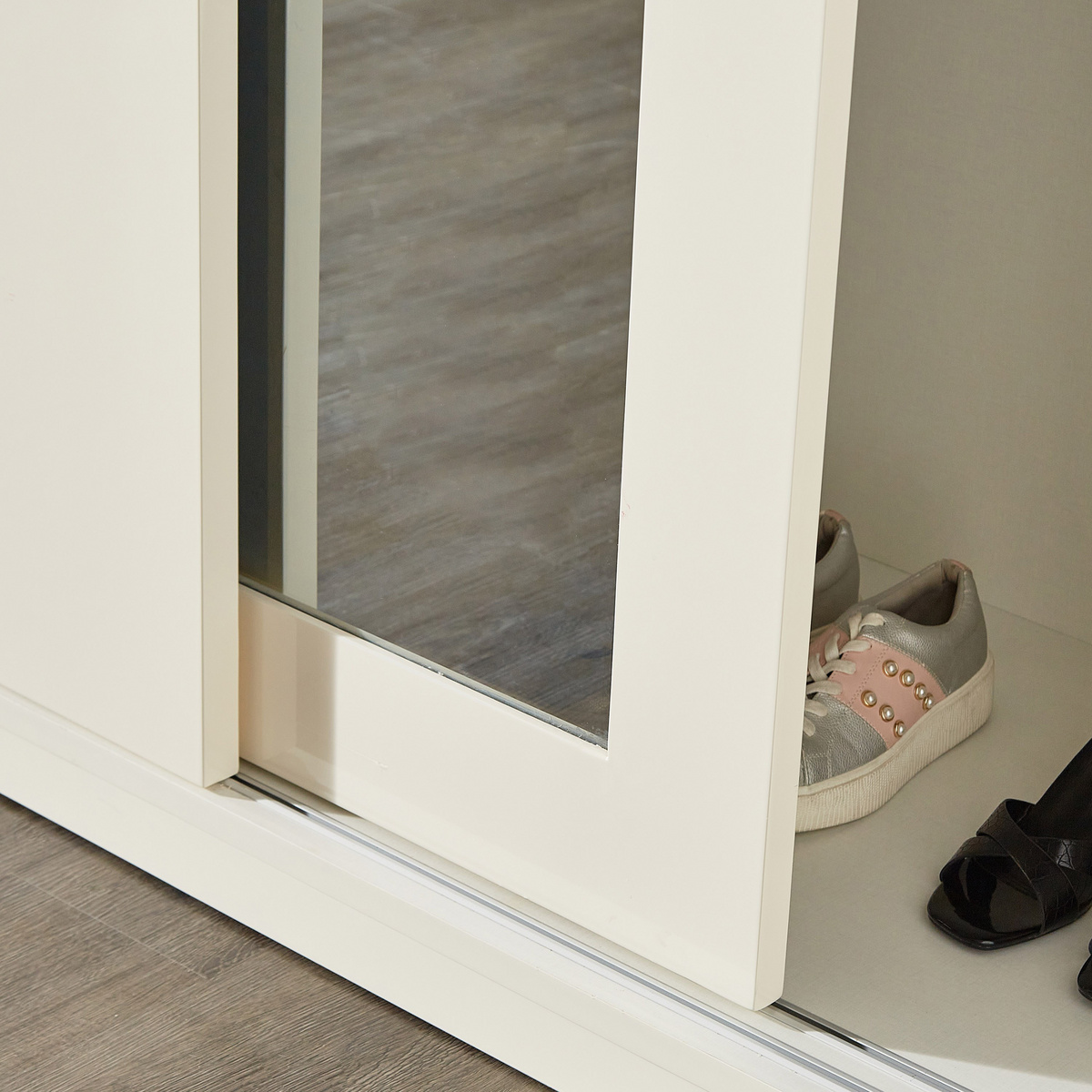 خزانة ملابس 2 باب انزلاقي بأدراج - حكايات 17 | خزانة ملابس 2 باب انزلاقي بأدراج - حكايات