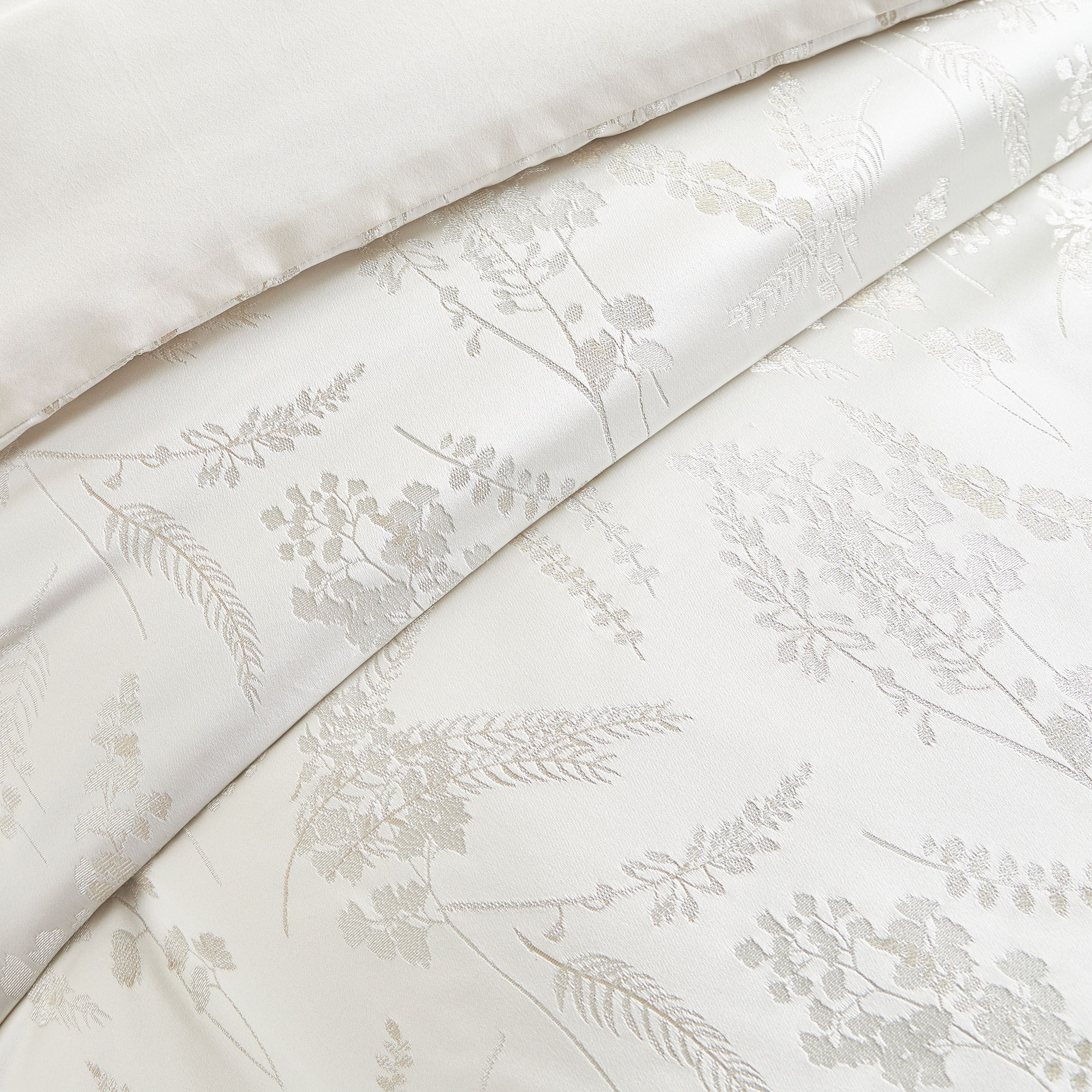 Amore Jacquard 5-Piece Super King Comforter Set - 250x260 cm-household-bedding-comfortersandbedspreads-comforters-image-3