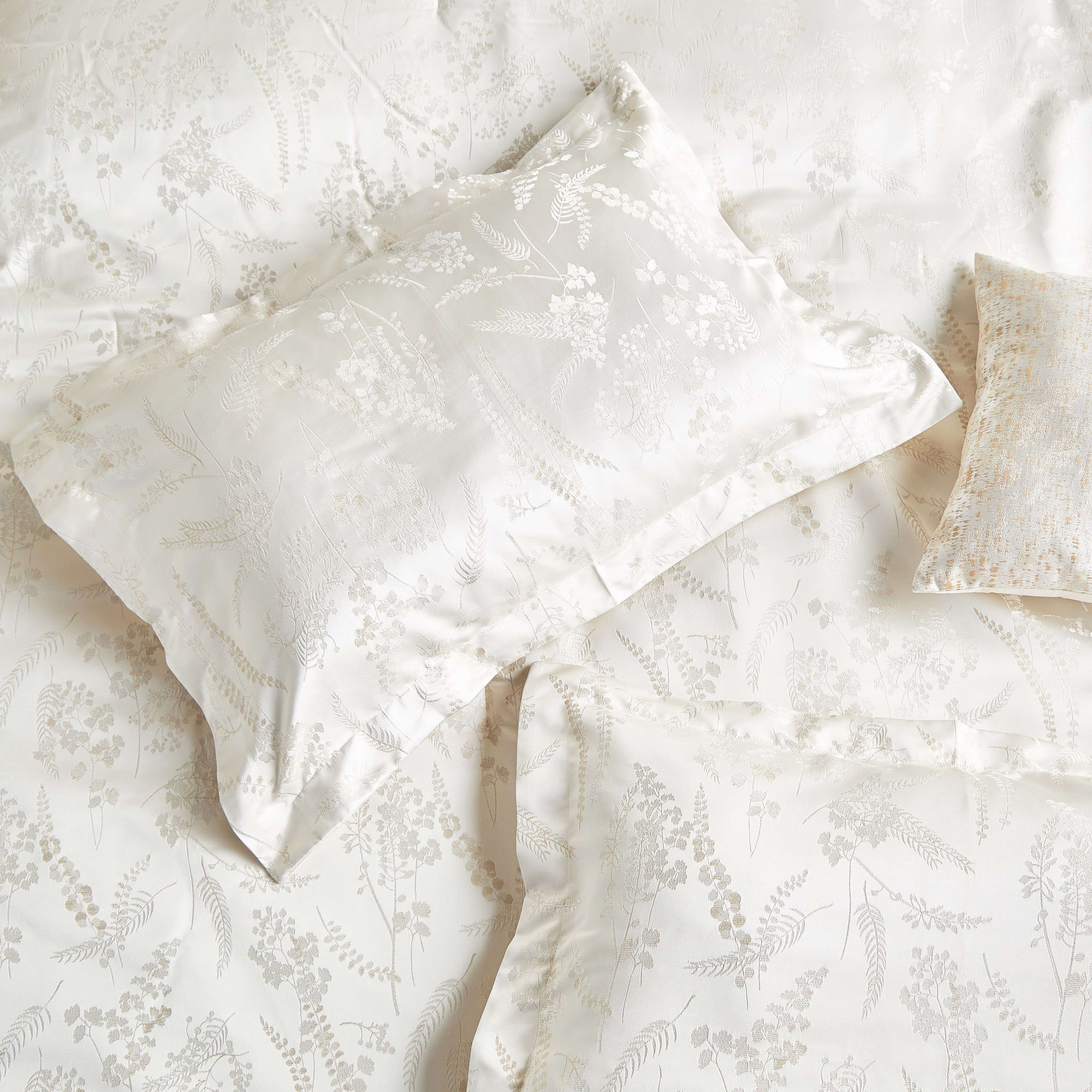 Amore Jacquard 5-Piece Super King Comforter Set - 250x260 cm-household-bedding-comfortersandbedspreads-comforters-image-4