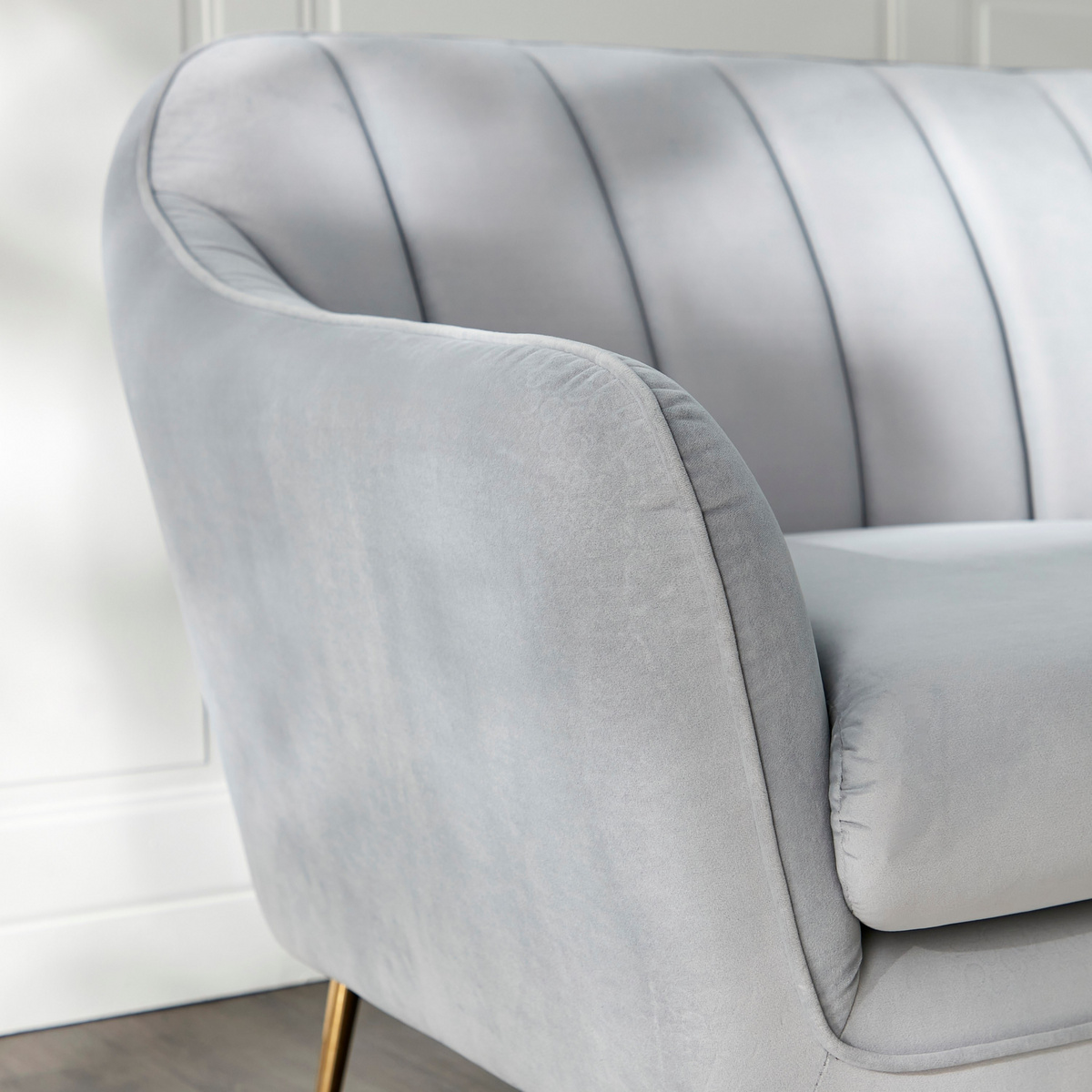 كنب مخمل ذات تصميم انيق بلمسة ديزموند 12 | كنب مخمل ذات تصميم انيق بلمسة ديزموند