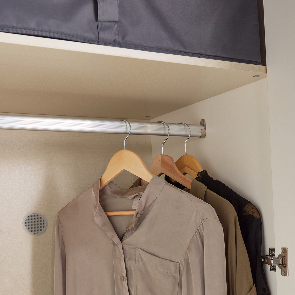 خزانة ملابس بـ6 أبواب وأدراج - كورتني 15 | خزانة ملابس بـ6 أبواب وأدراج - كورتني