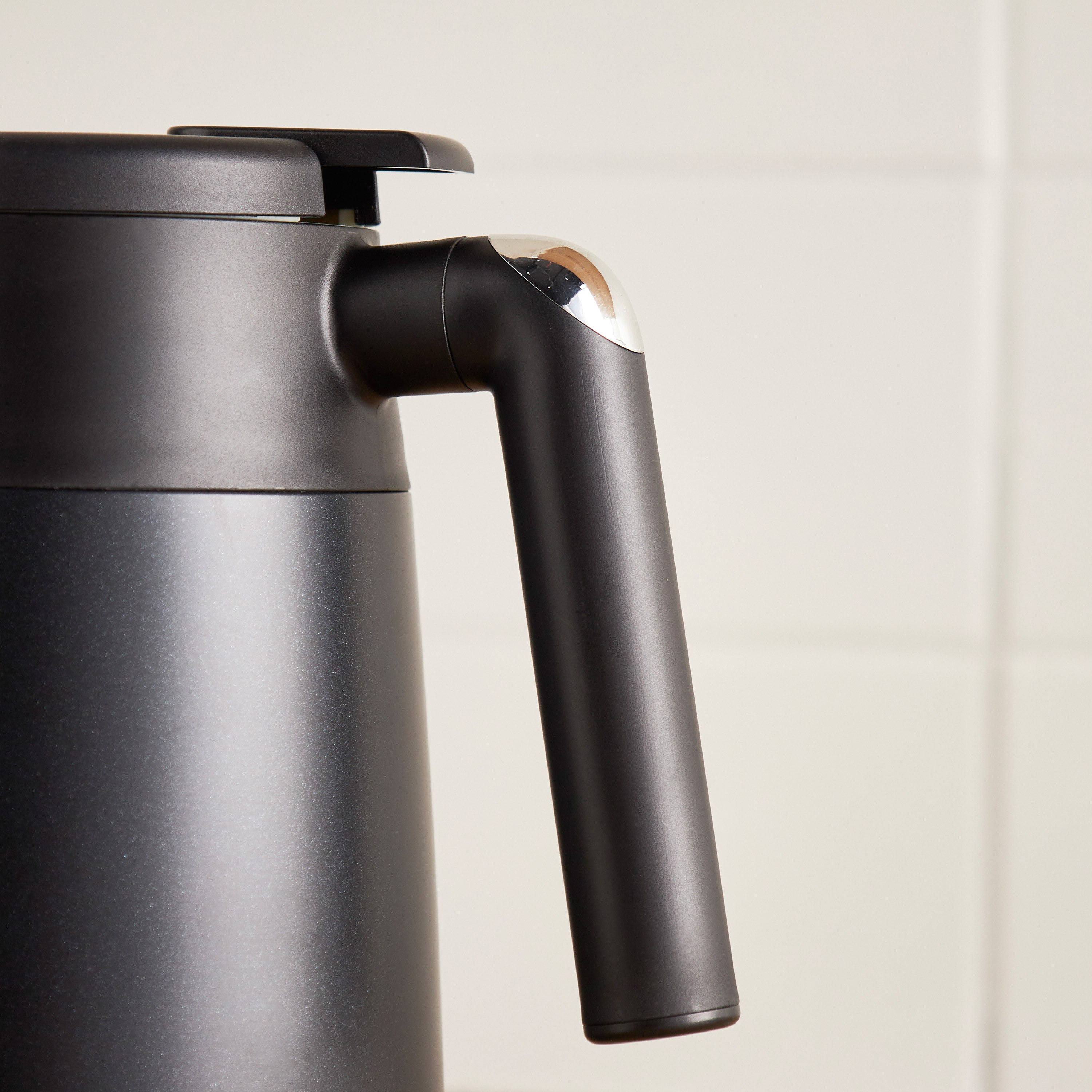 Amaris Flask - 1 L-household-dining-teaandcoffee-vacuumflaskscoffeeandteapots-image-3