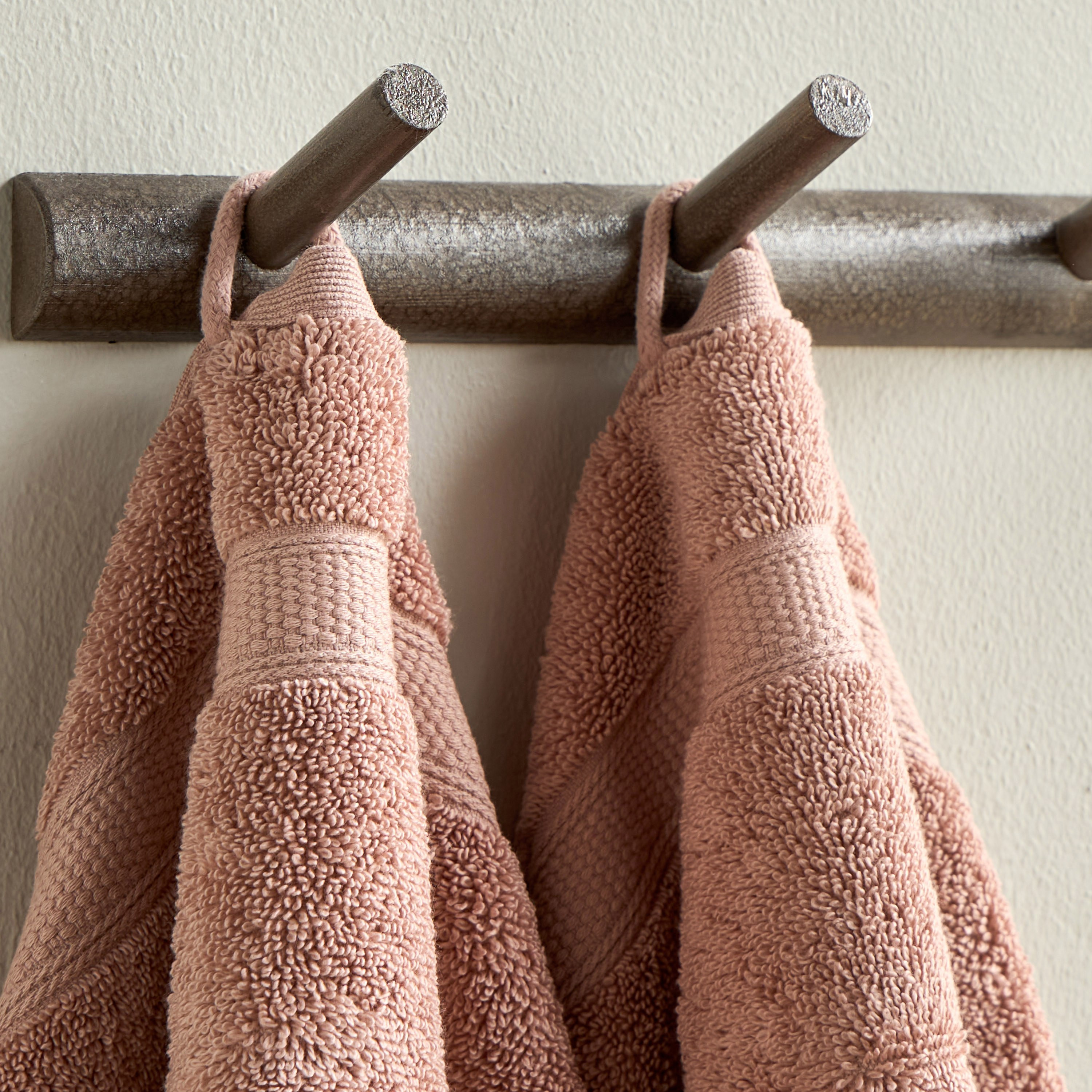 Serene 650 GSM Microcotton Bath Towel - 70x140 cm-household-bathandlaundry-bathlinen-towels-image-5