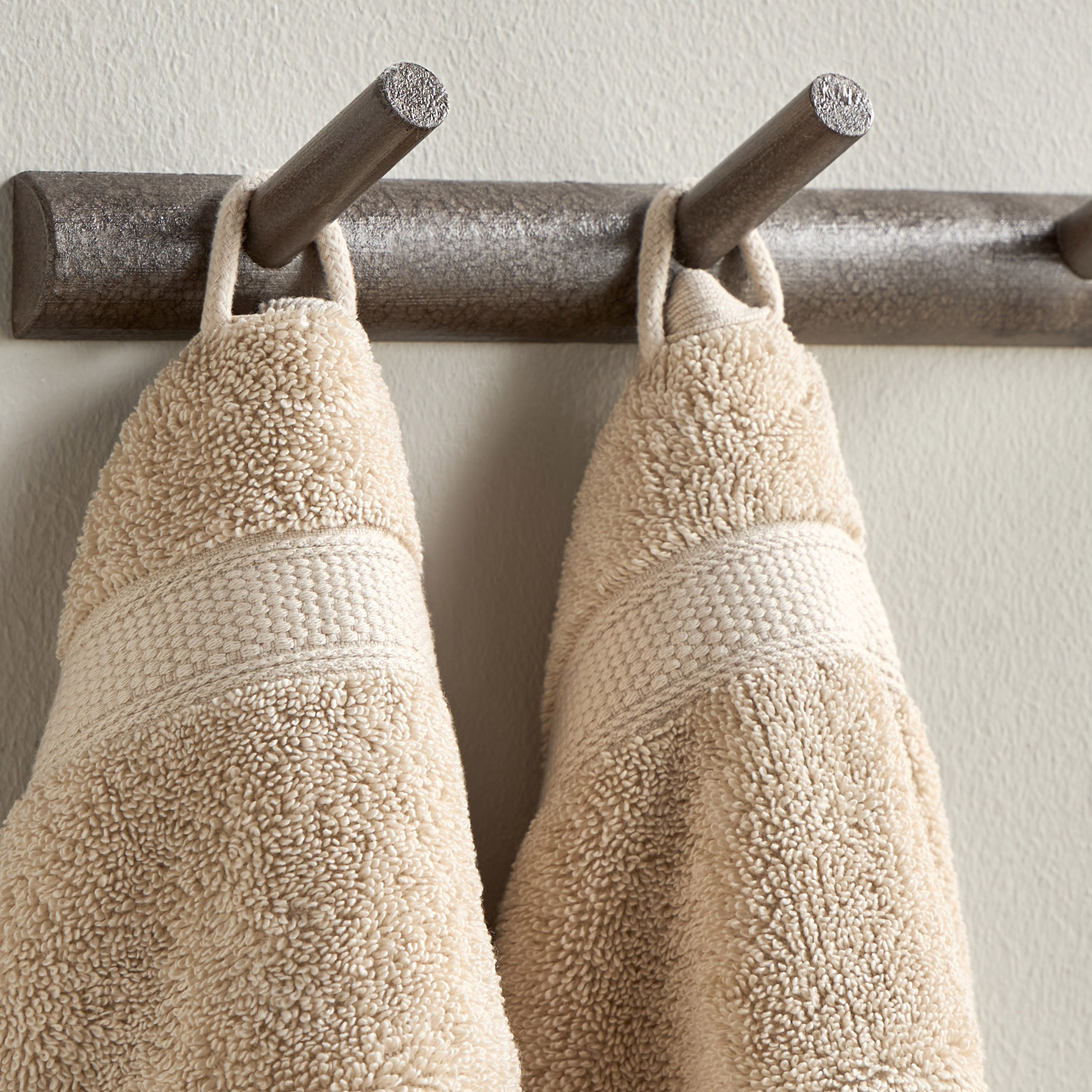 Serene 650 GSM Microcotton Bath Towel - 70x140 cm-household-bathandlaundry-bathlinen-towels-image-5