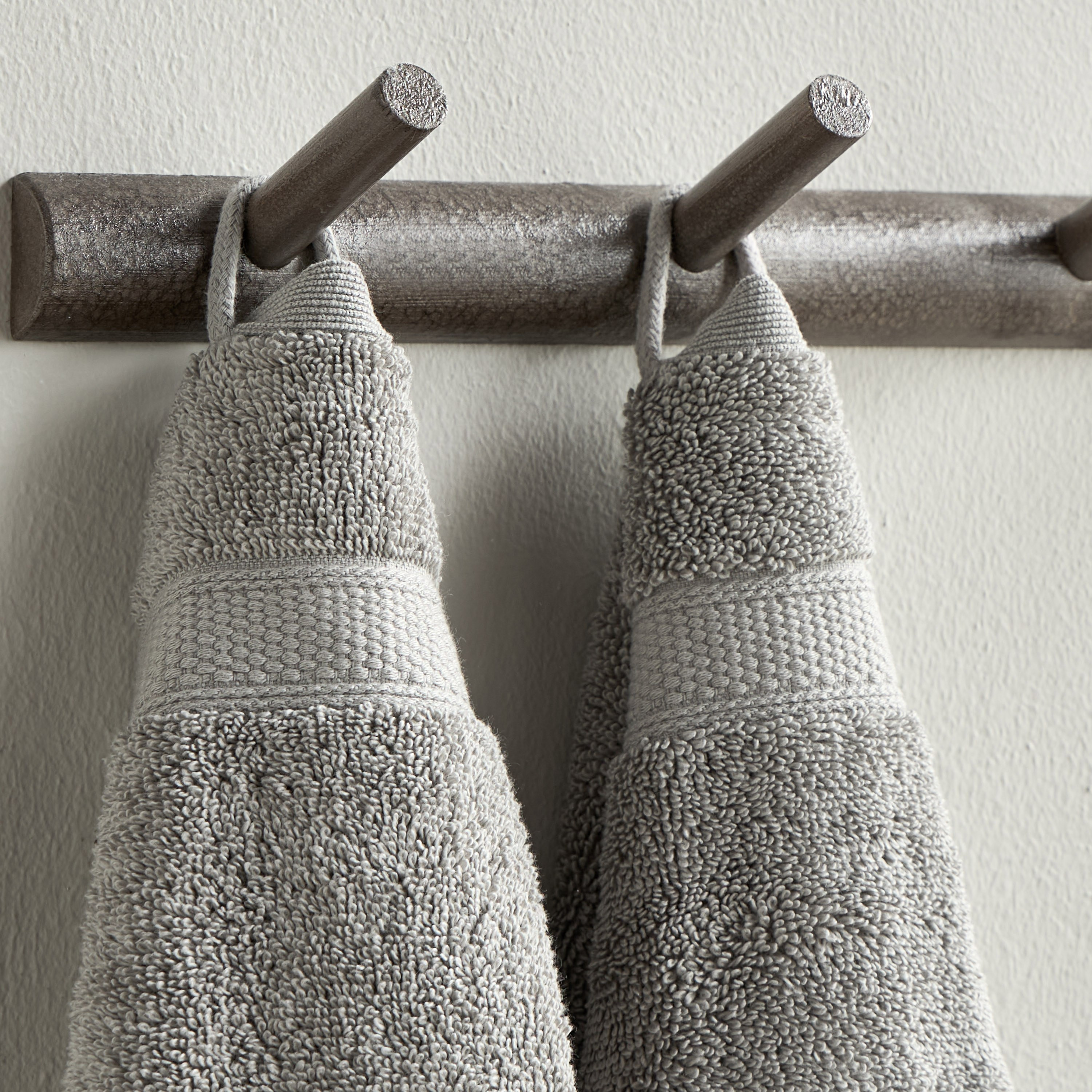 Serene 4-Piece 650 GSM Microcotton Fingertip Towel Set - 33x33 cm-household-bathandlaundry-bathlinen-towels-image-3