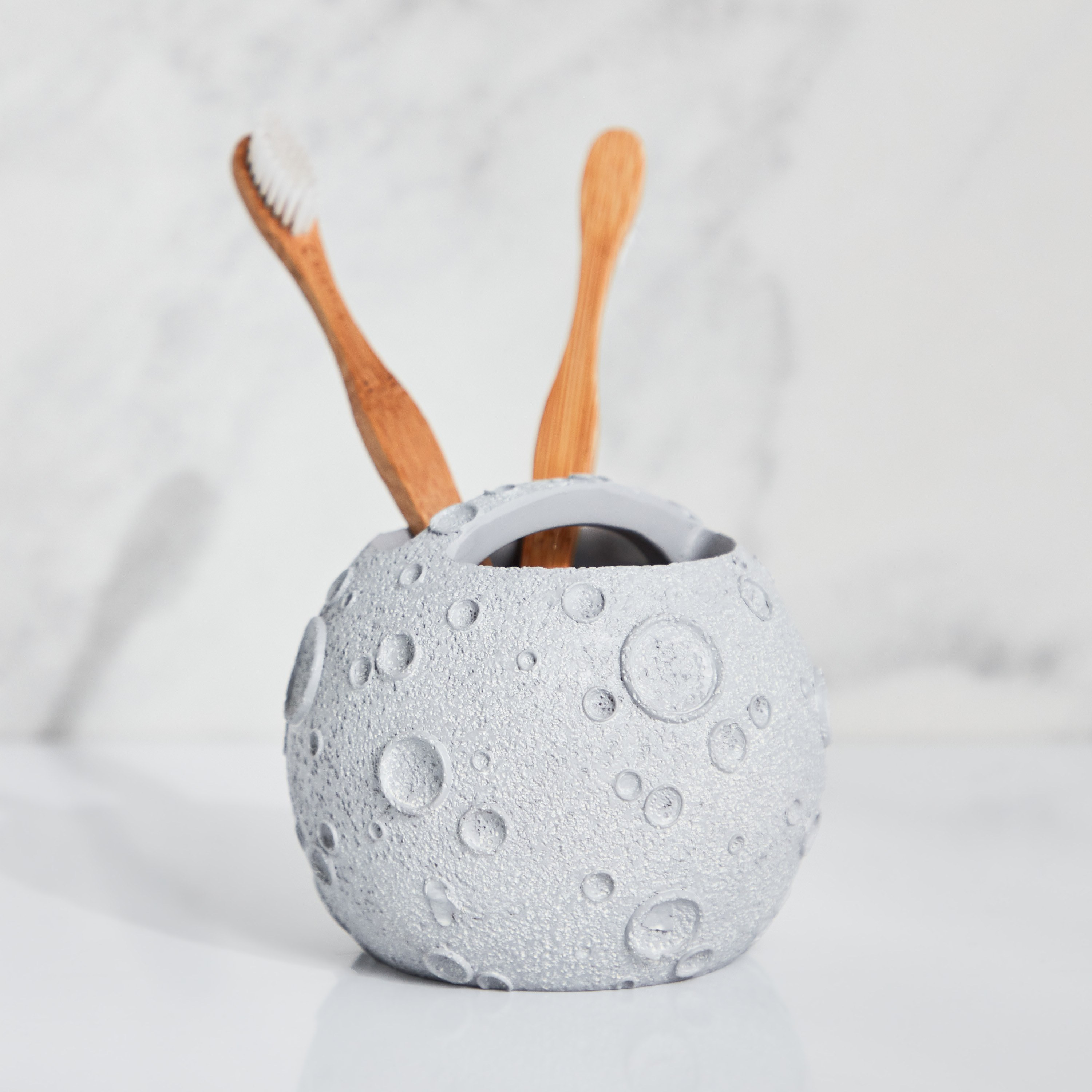 Space Toothbrush Holder - 10.1x10.1x9.6 cm