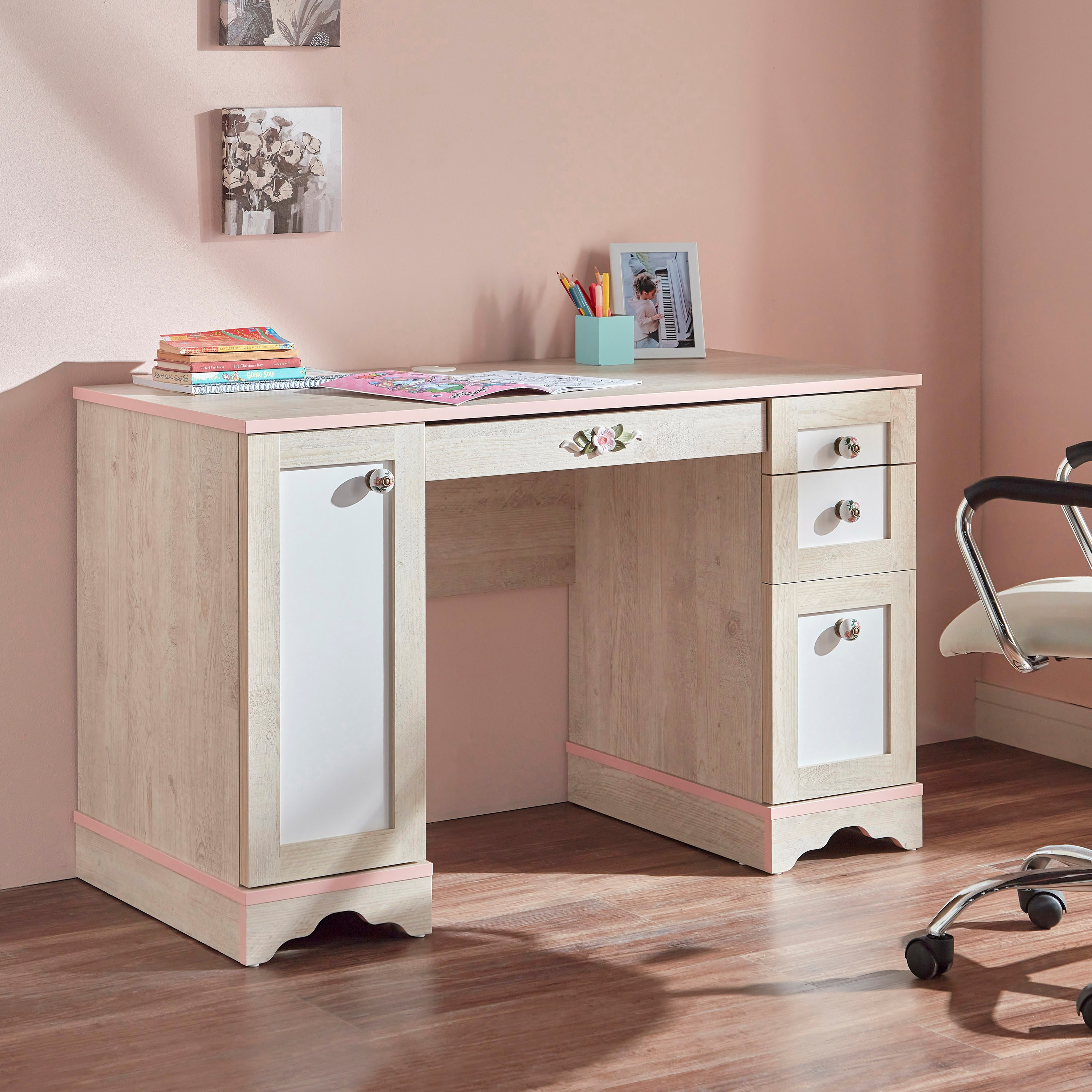 Evelyn Study Desk