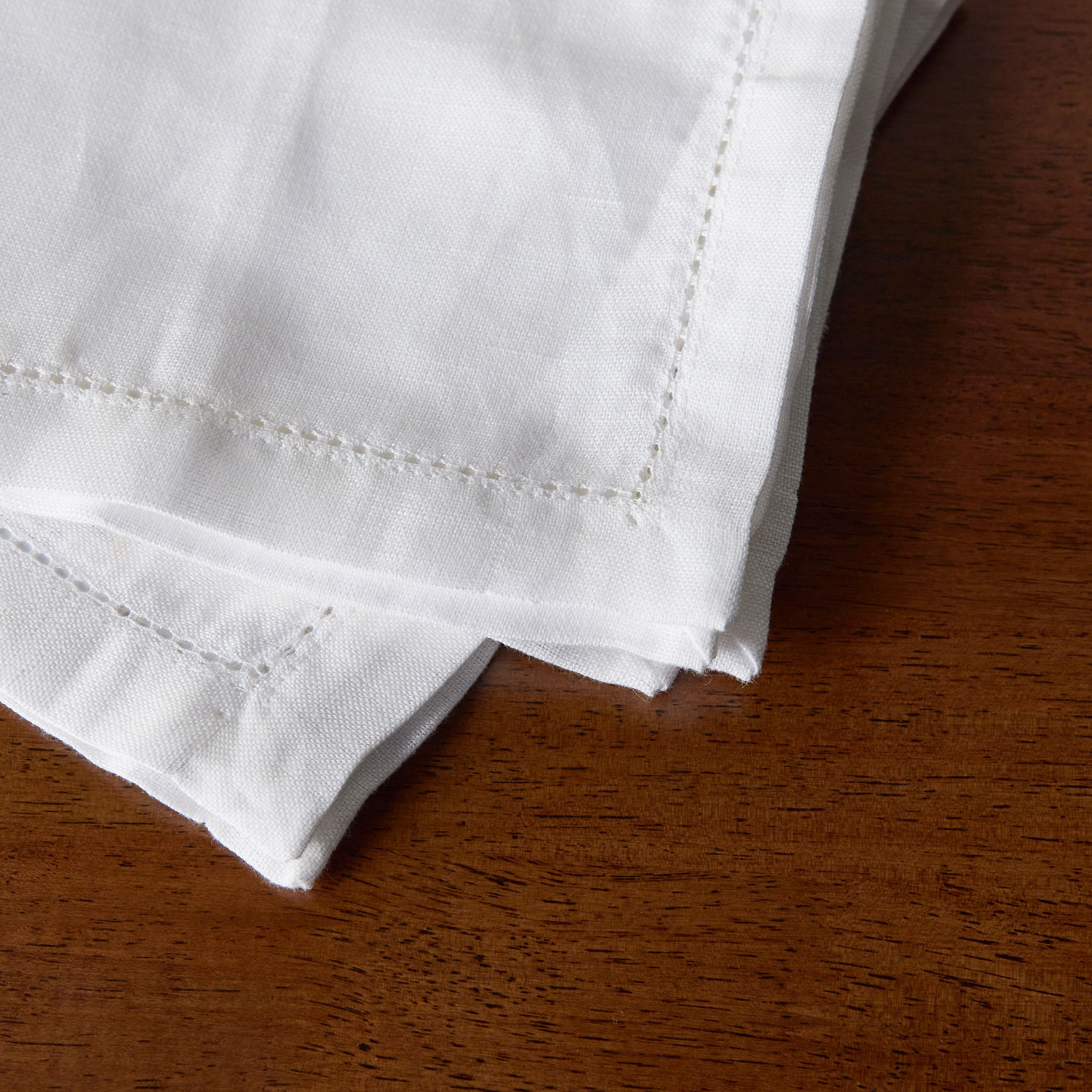 Elli 4-Piece Napkin Set - 45x45 cm-household-dining-tablelinen-napkinsandaccessories-image-2