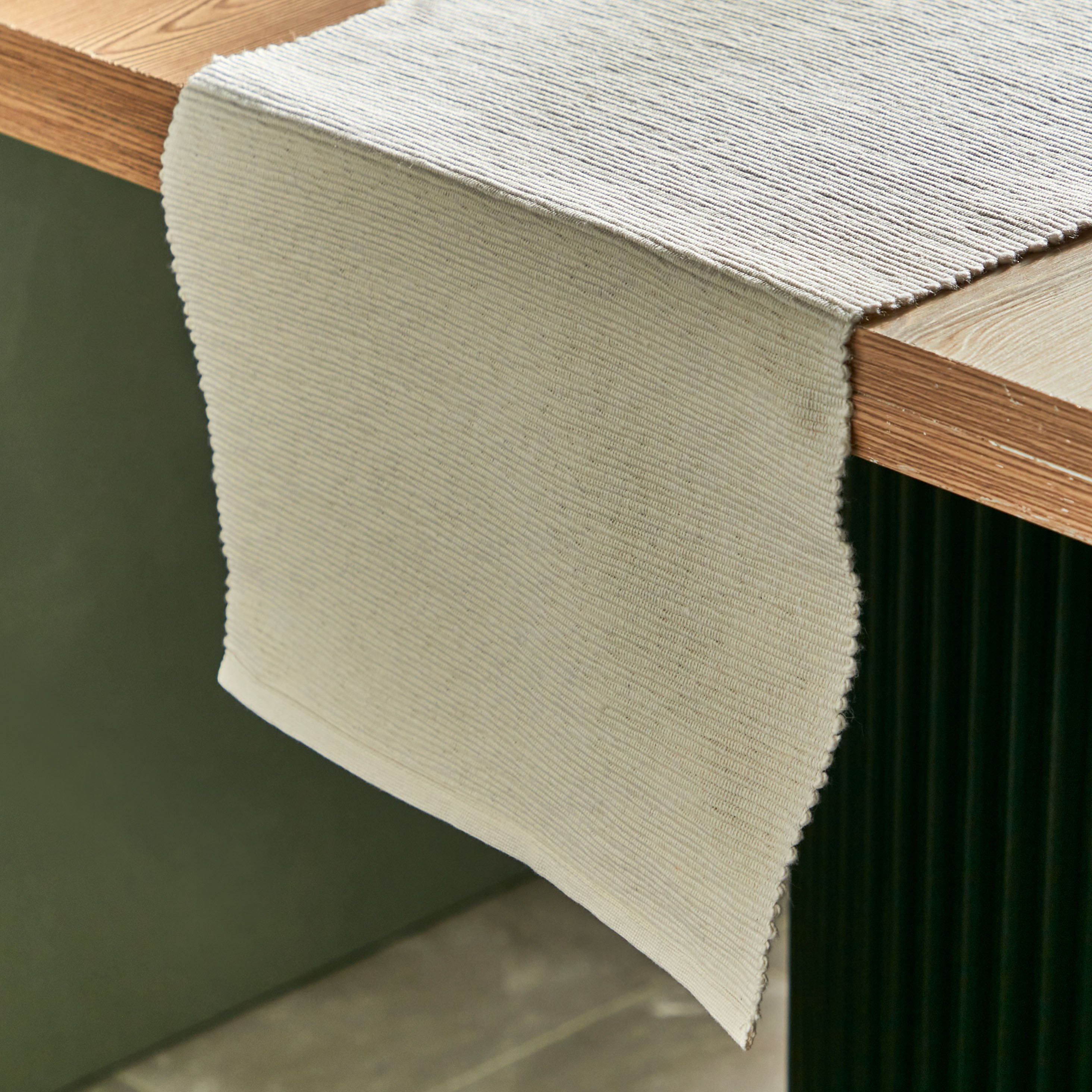 Fiona Runner - 180x30 cm-household-dining-tablelinen-runnersandtablecovers-image-3