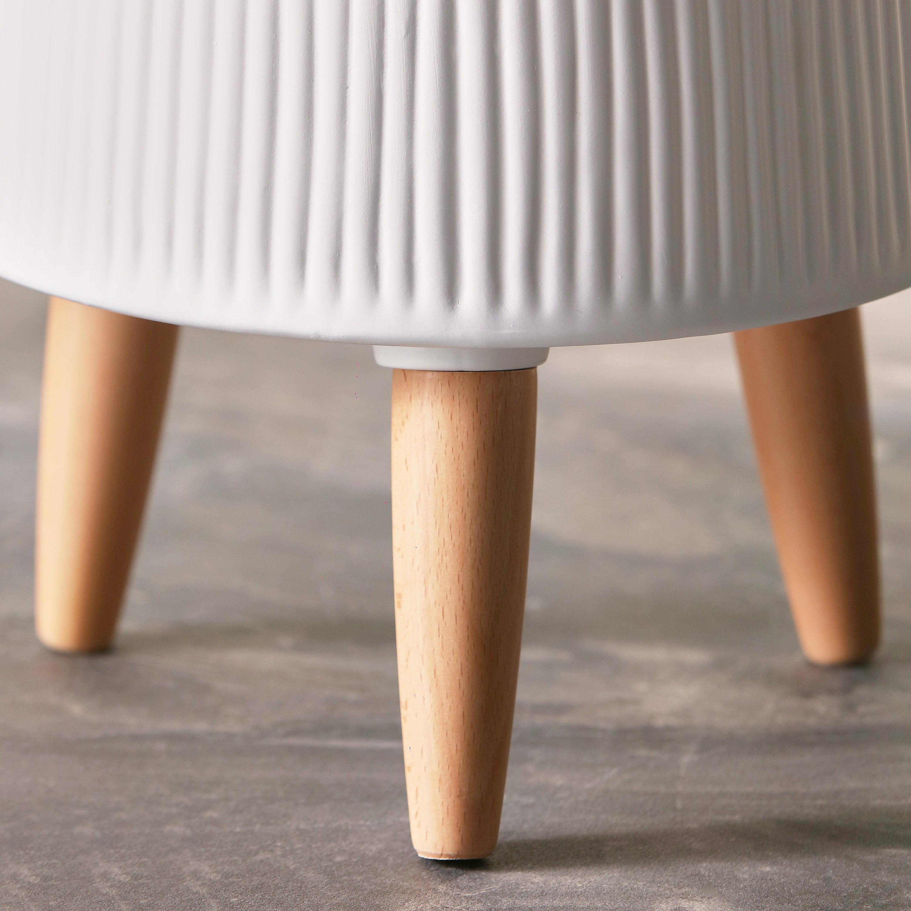 Chloe Ceramic Footed Planter - 23 cm-household-gardenandoutdoor-potsandplanters-planters-image-3