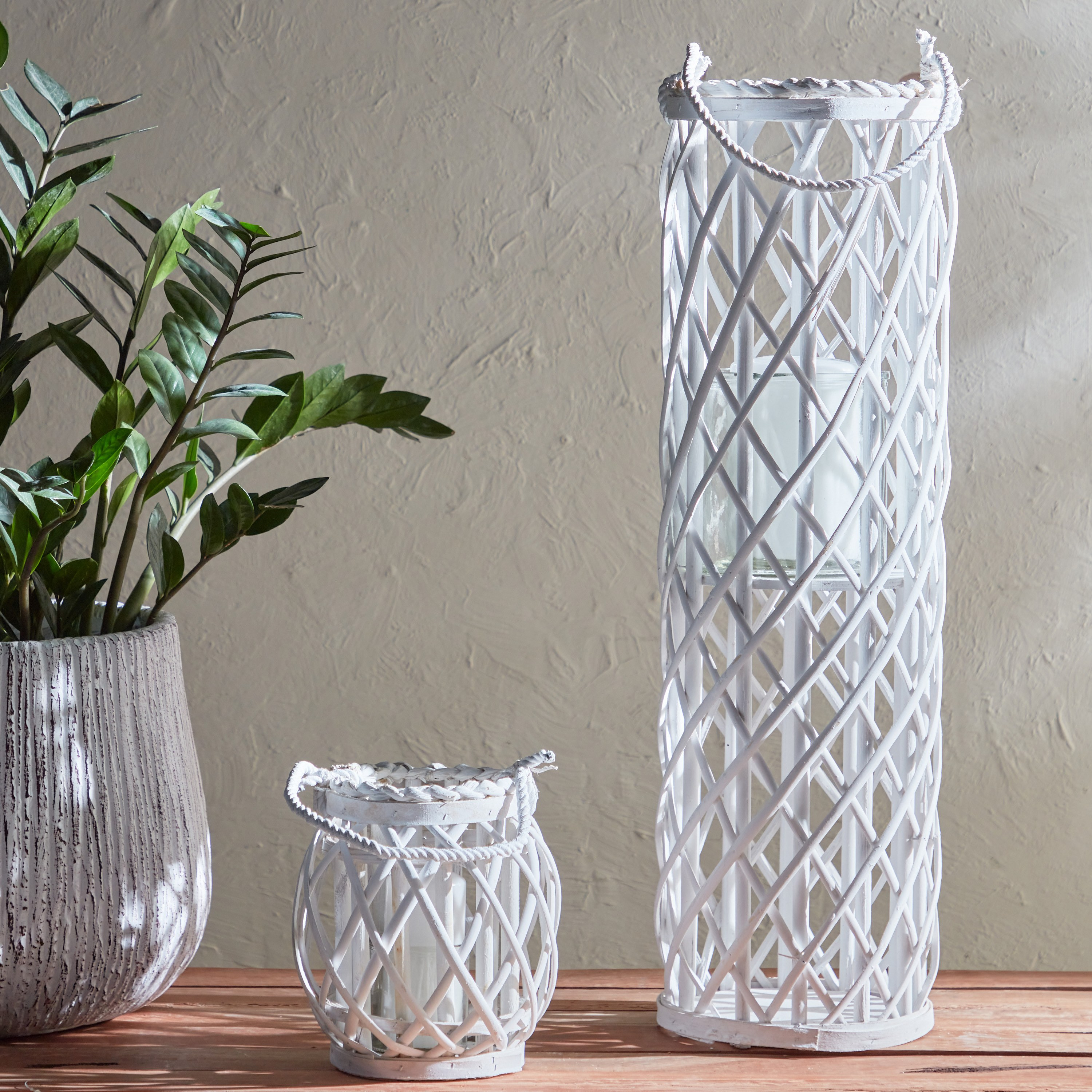 فانوس للمساحات الخارجية من العشب الطبيعي والورق - 21 سم-household-decor-candleholdersandlanterns-image-1