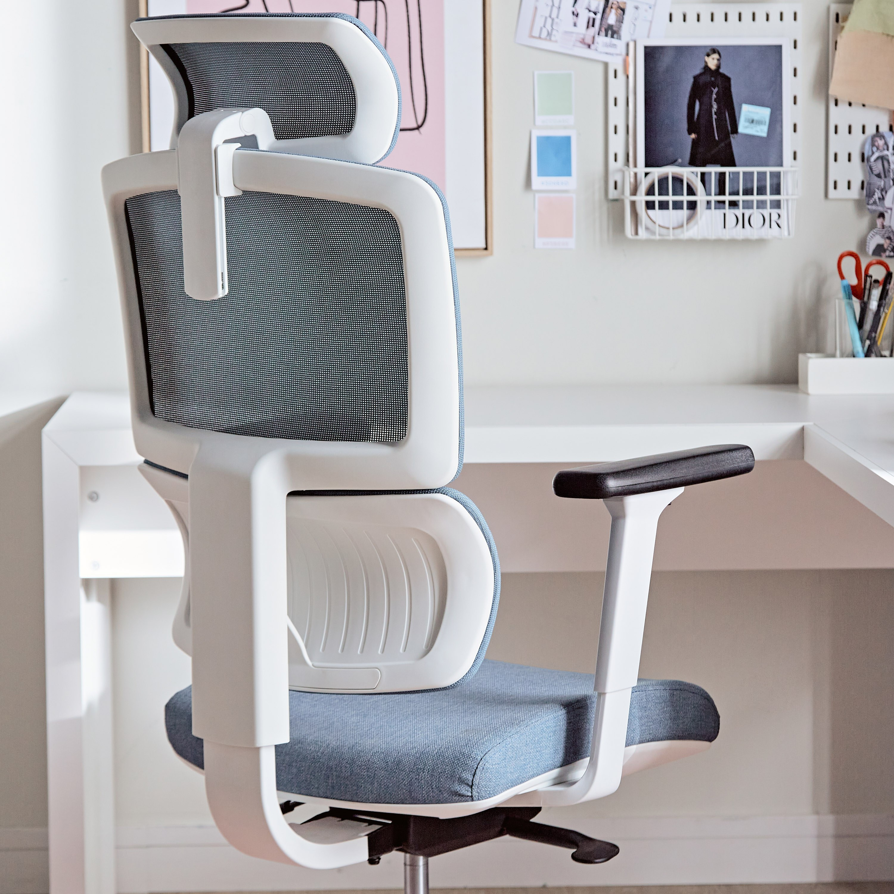 Office desk deals chairs