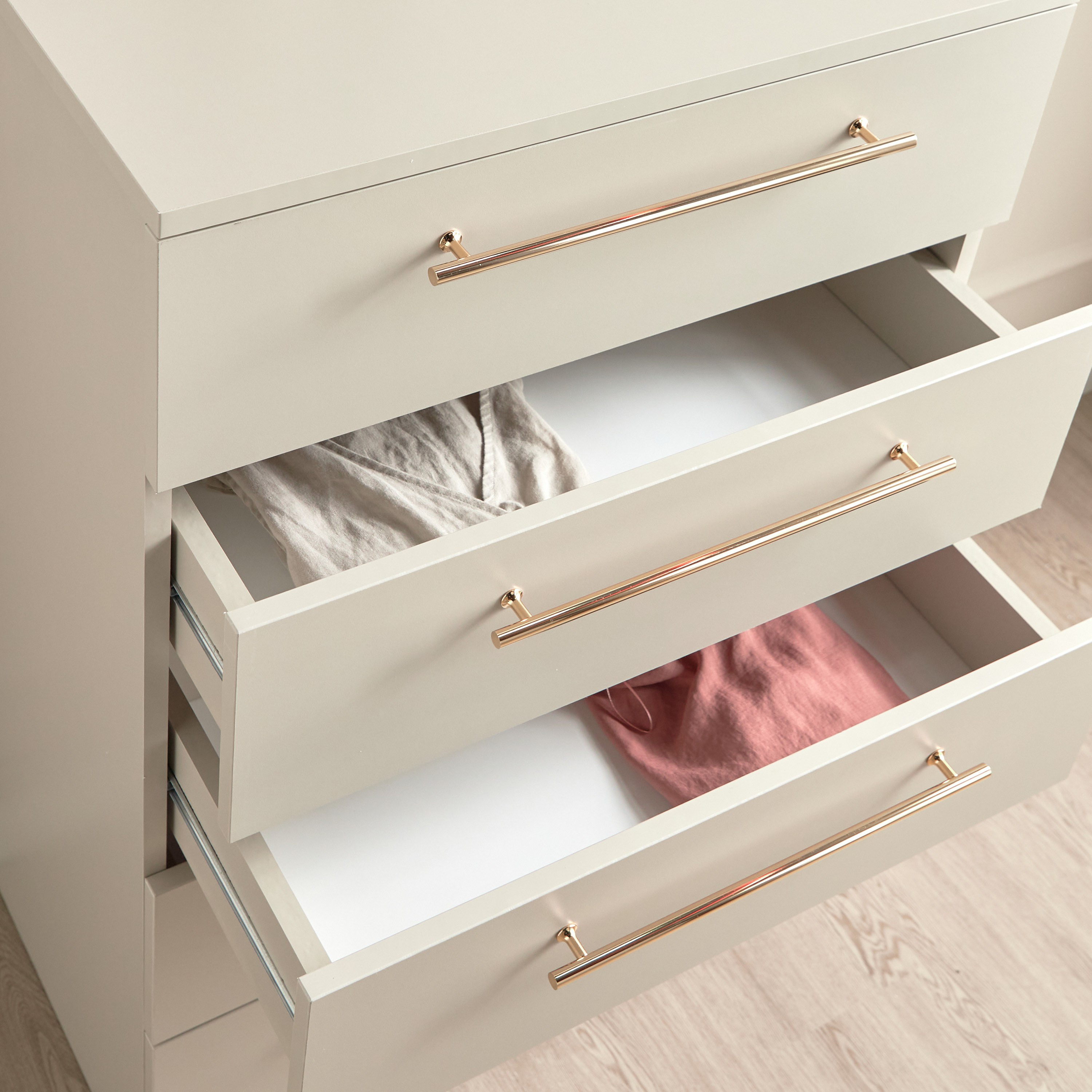 Dante Chest of 5-Drawers-furniture-bedroom-chestofdrawers-image-3