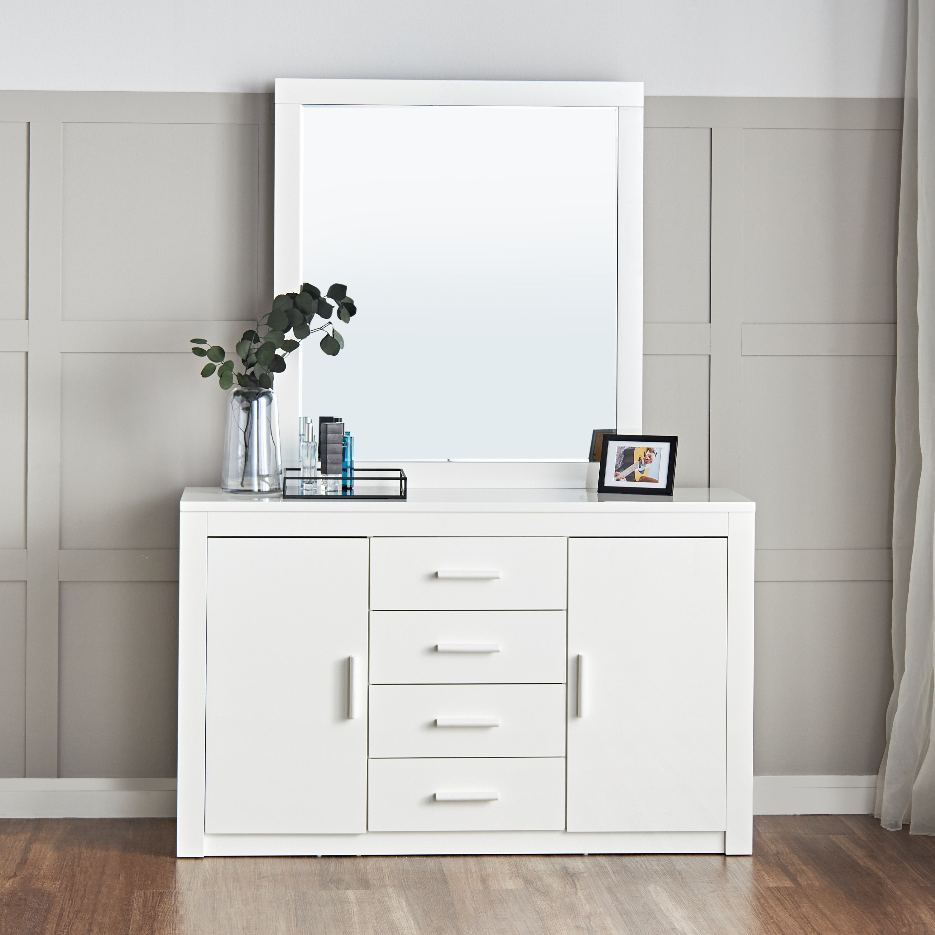 Drawer dresser store with mirror