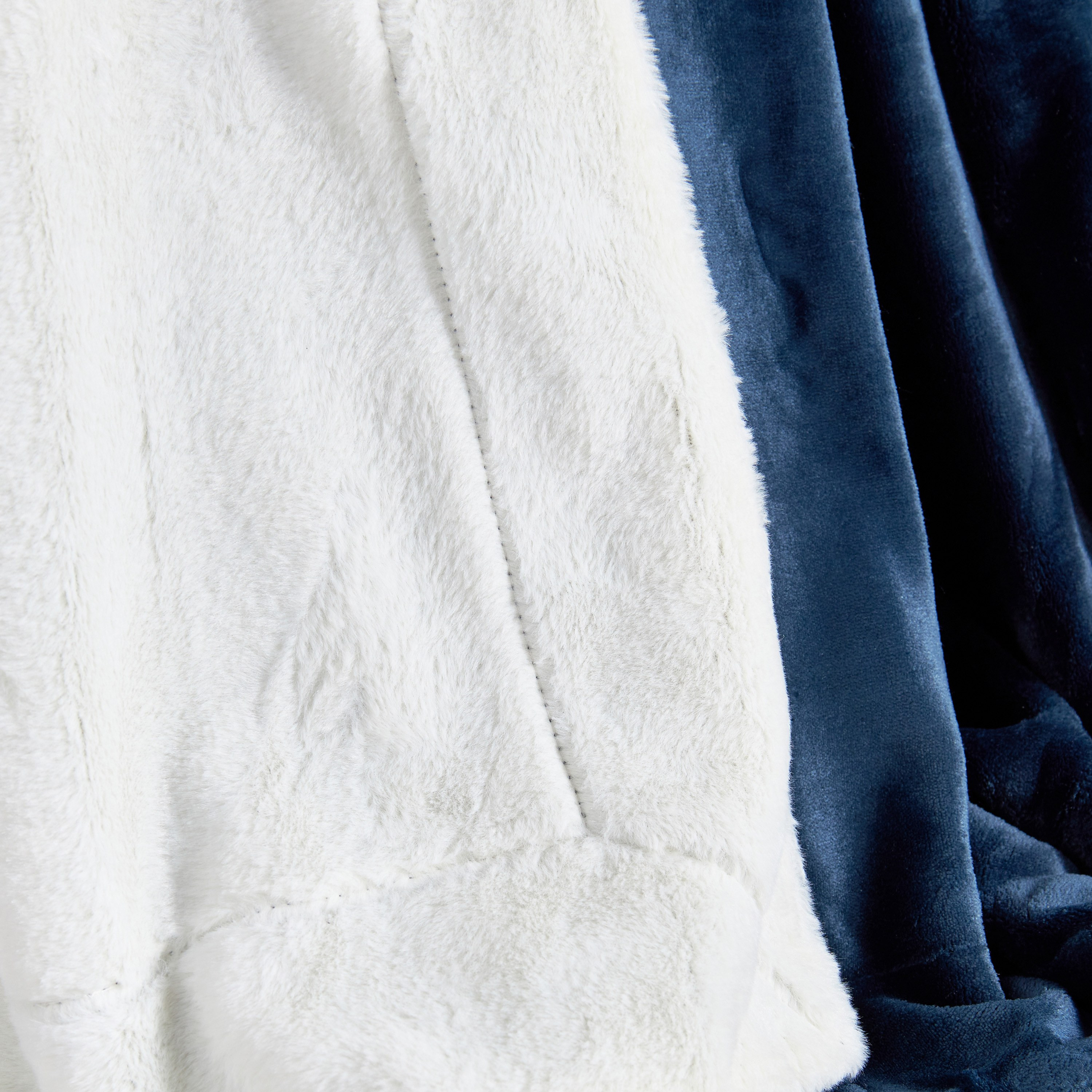 Kelsey Blanket - 150x200 cm-household-cushionsandthrows-throwsandblankets-blankets-image-3
