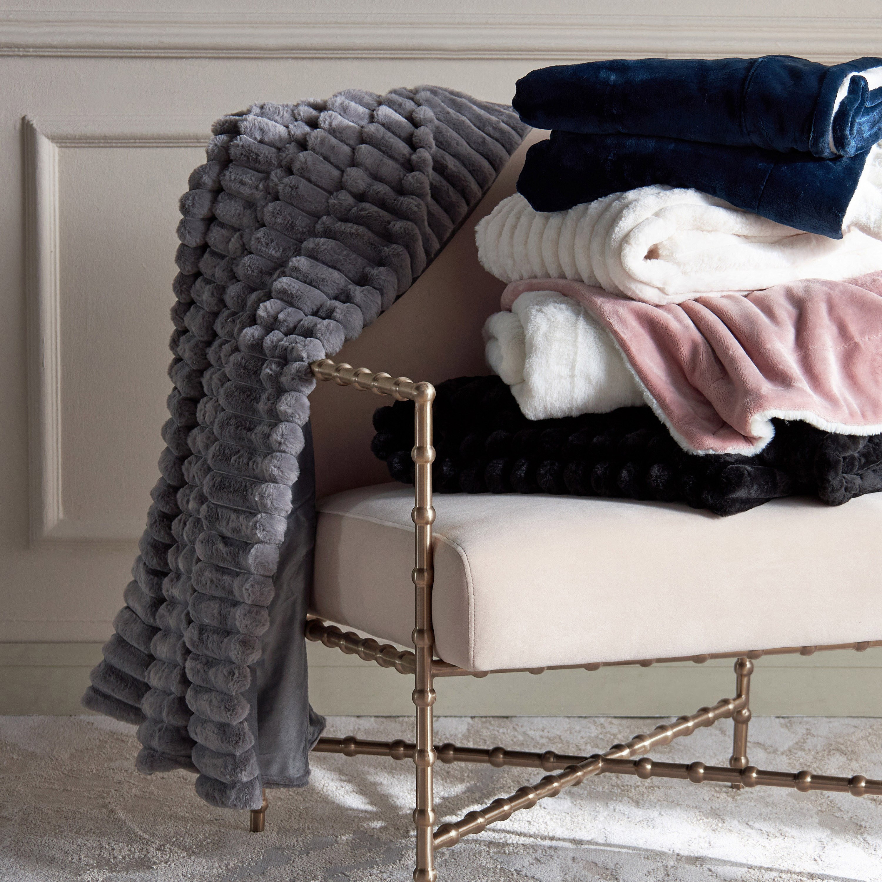 Carrera Blanket - 150x200 cm-household-cushionsandthrows-throwsandblankets-blankets-image-4