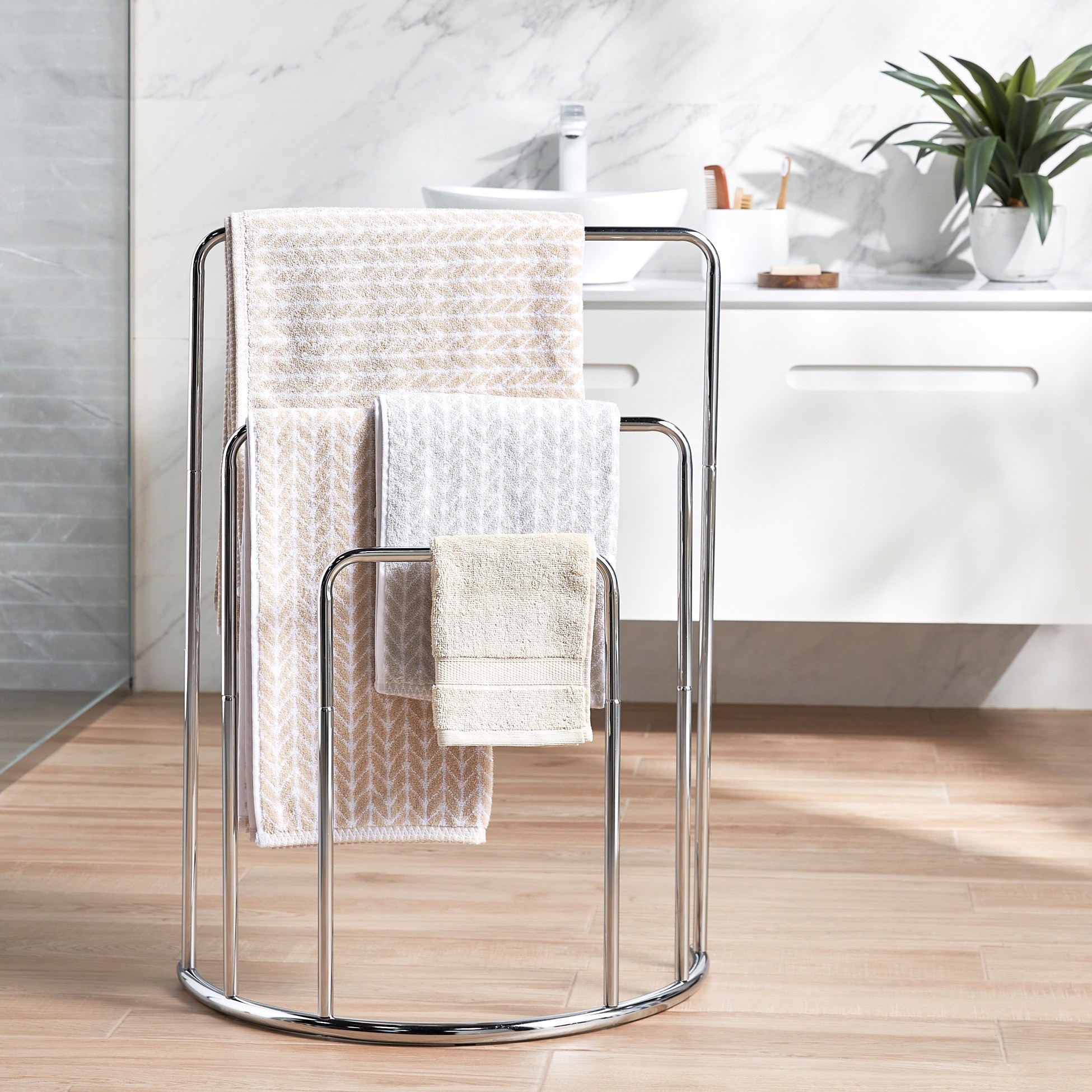 Oguta Towel Stand