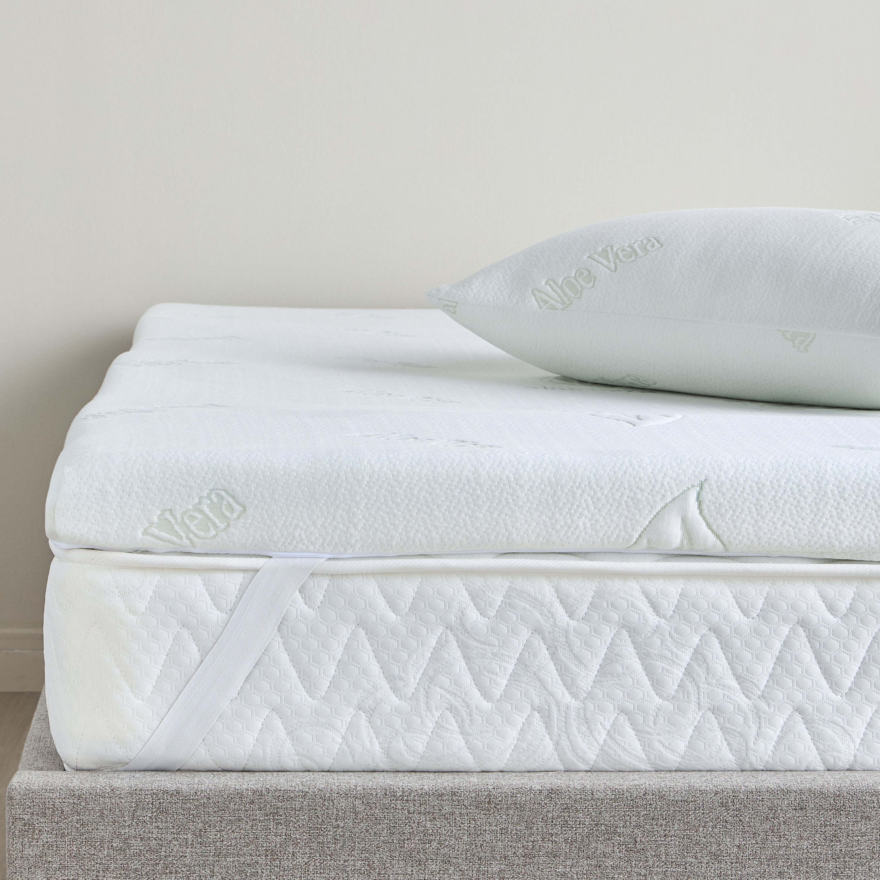Healthguard Single Memory Foam Mattress Topper - 90x200x8 cm-household-bedding-mattresstoppersandprotectors-mattresstoppers-image-4