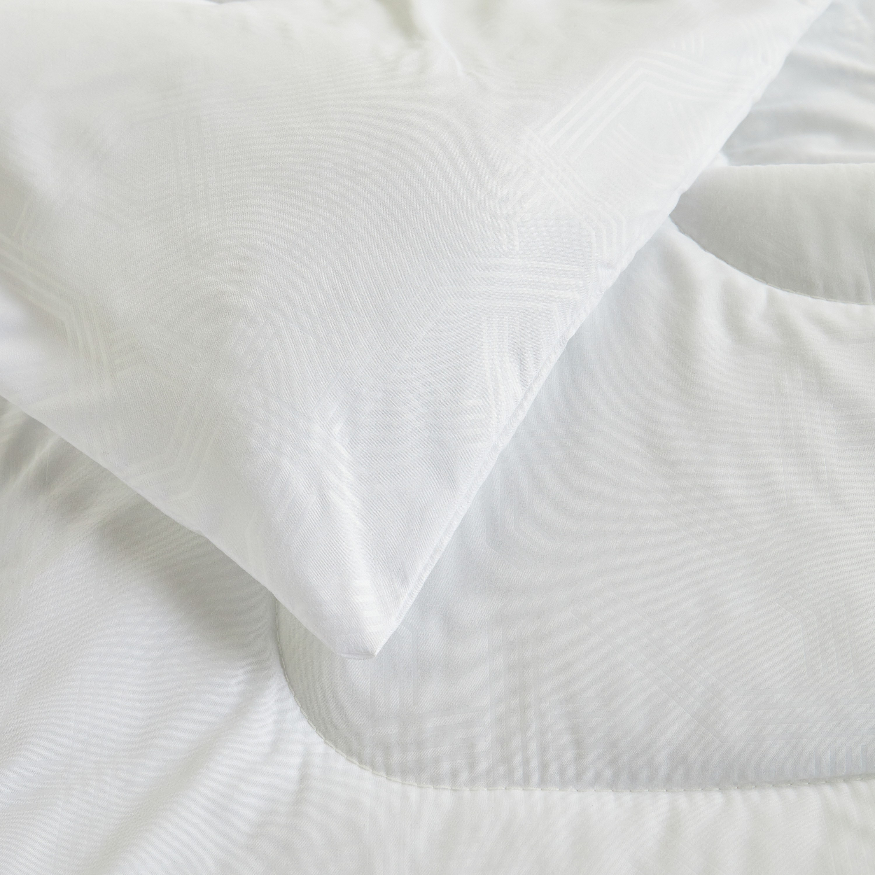 Sleep Plus Non-Allergenic Mid Warm Full Duvet - 160x200 cm-household-bedding-duvetandcovers-duvets-image-4