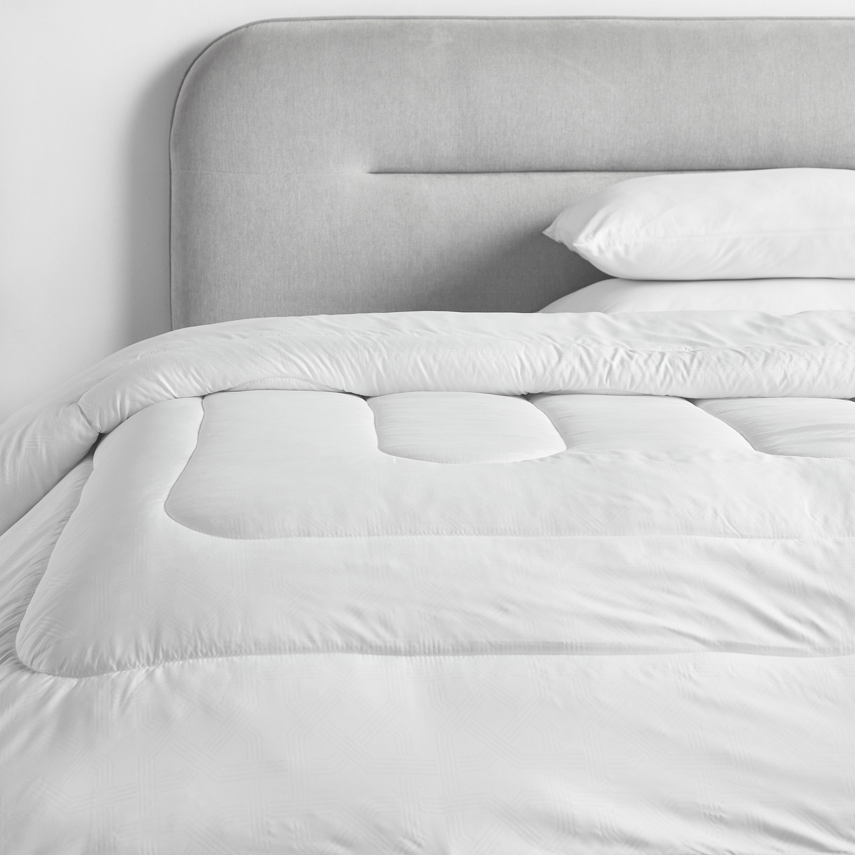 Sleep Plus Non-Allergenic Mid Warm Queen Duvet - 200x200 cm-household-bedding-duvetandcovers-duvets-image-1