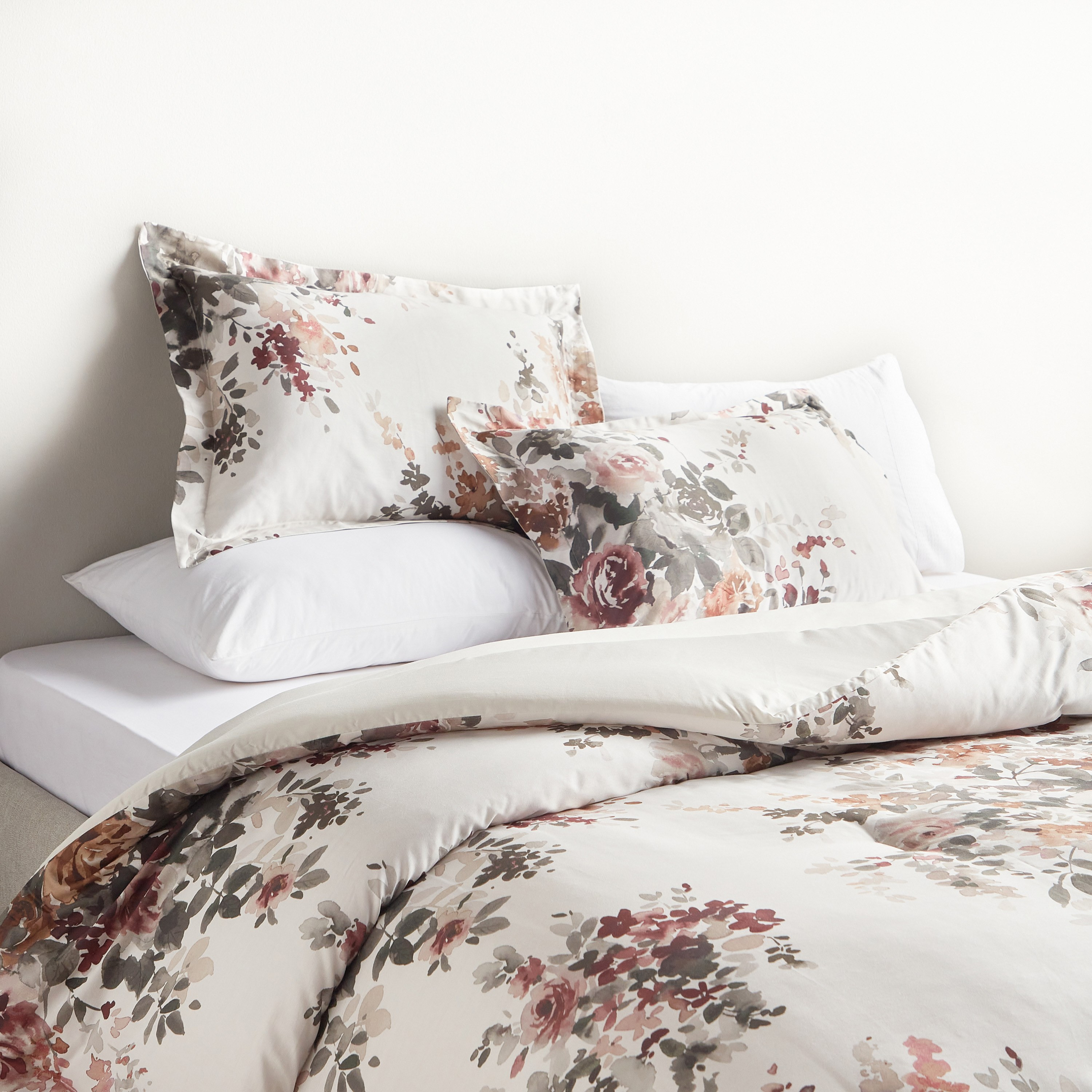 Wonderland Floral Vivid 3-Piece King Comforter Set - 240x260 cm