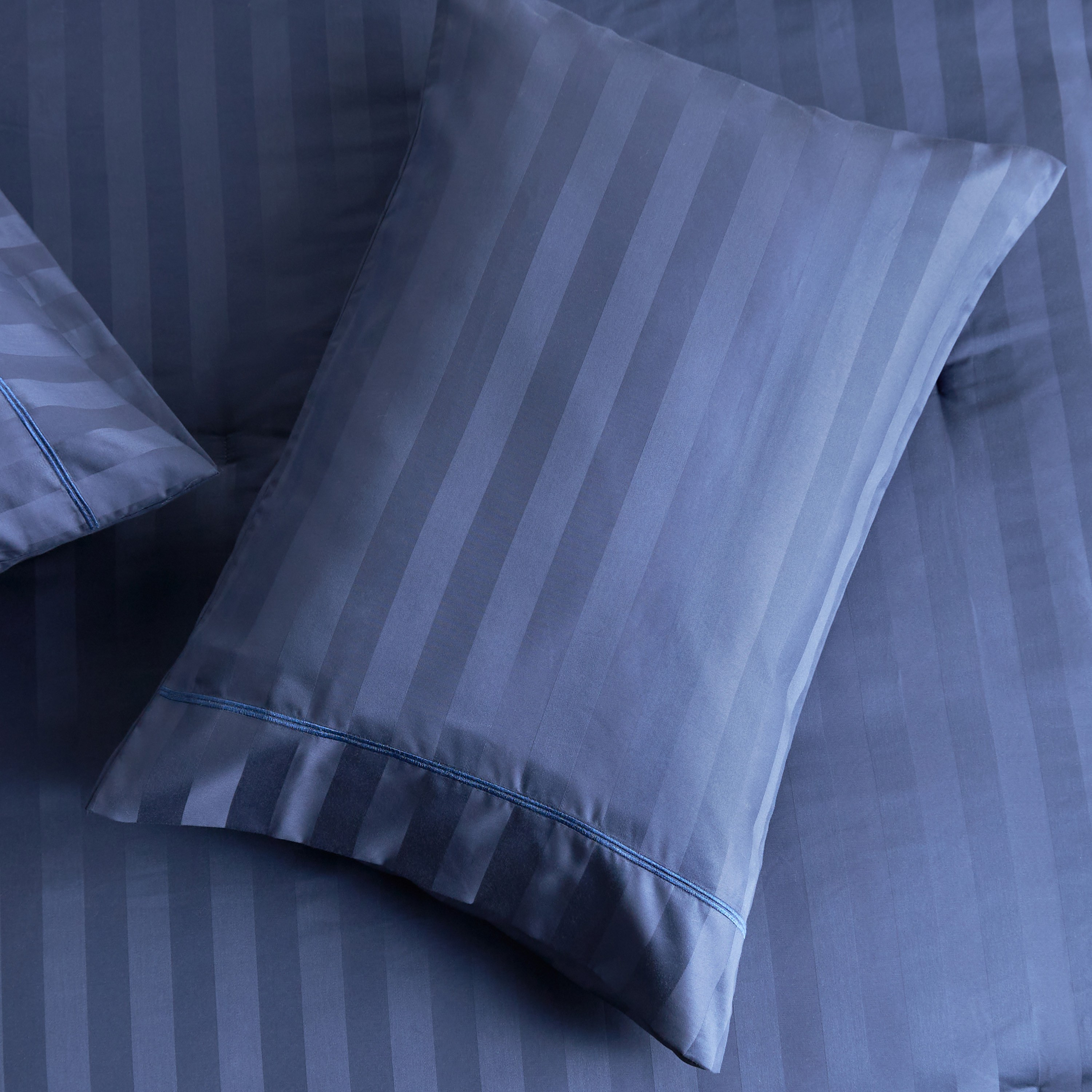 Satin Stripe Pima Cotton Sateen 525 Thread Count 3-Piece Full Comforter Set - 160x240 cm-household-bedding-comfortersandbedspreads-comforters-image-3