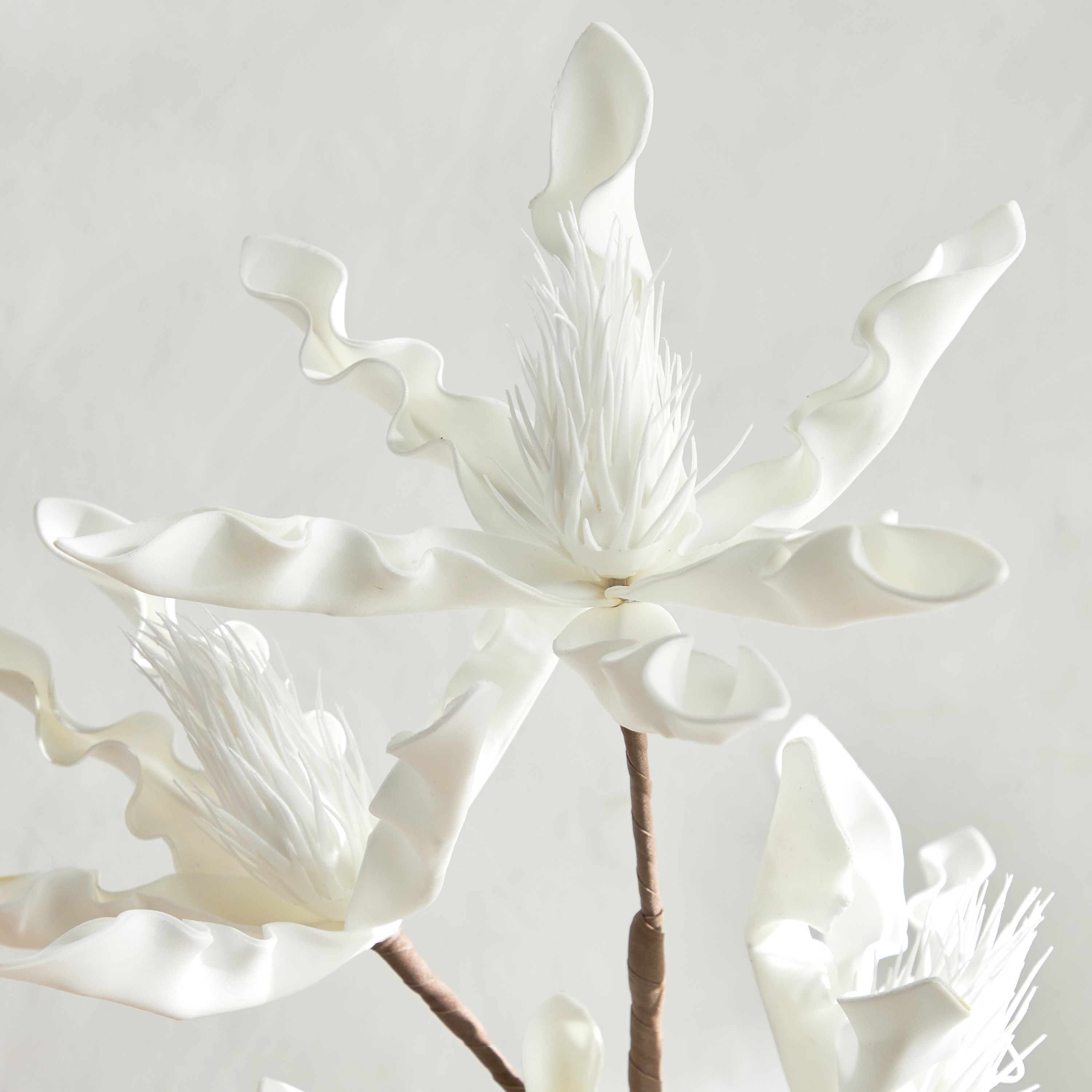 Lily Stem Flower - 104 cm-household-gardenandoutdoor-artificialflowersandplants-stems-image-2
