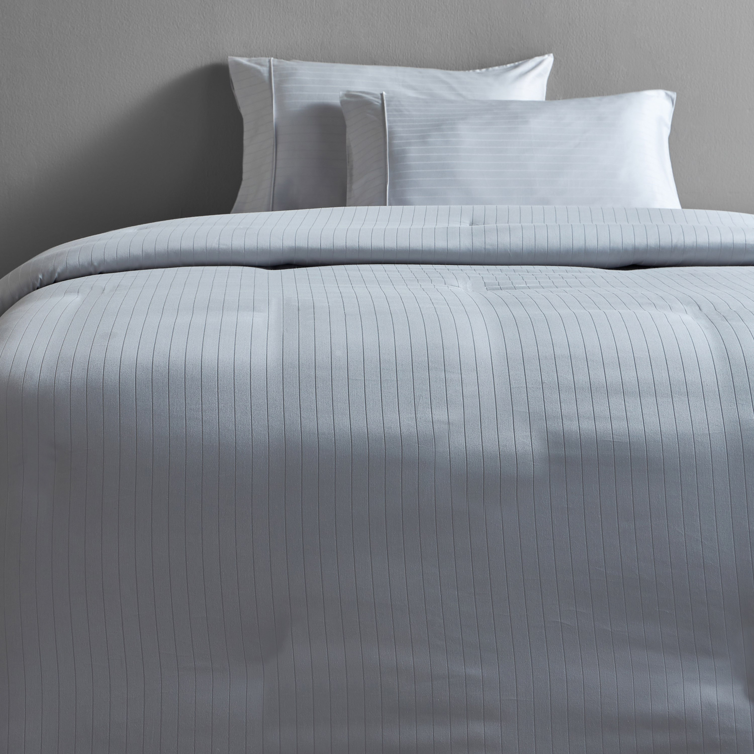 Hampton Cotton Sateen Jacquard 220 Thread Count 3-Piece Super King Comforter Set - 250x260 cm-household-bedding-comfortersandbedspreads-comforters-image-2
